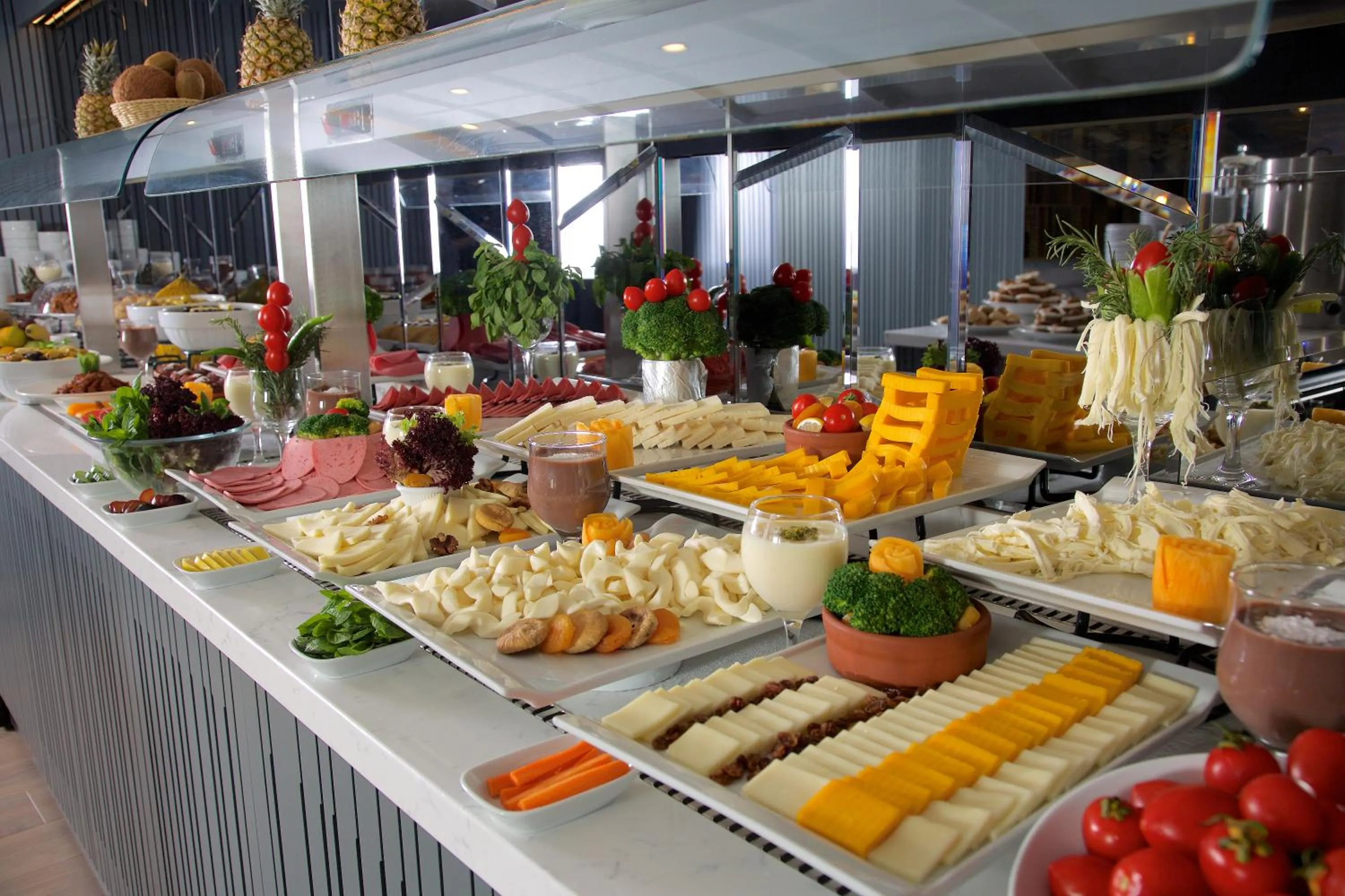 Buffet breakfast in Amethyst Hotel