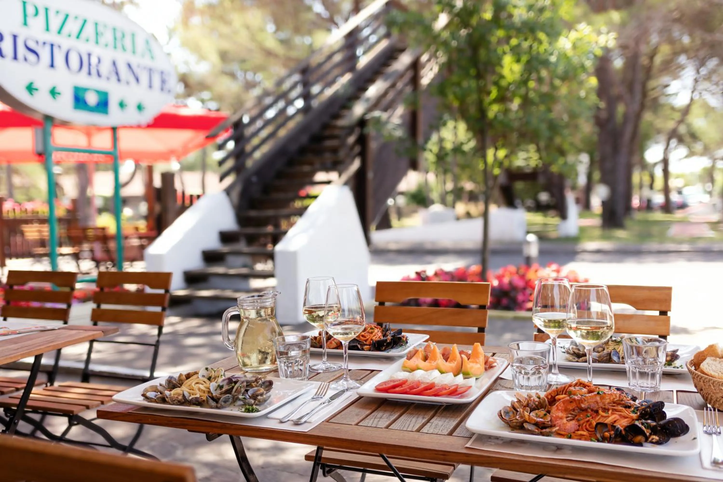 Restaurant/places to eat in Residence Punta Spin