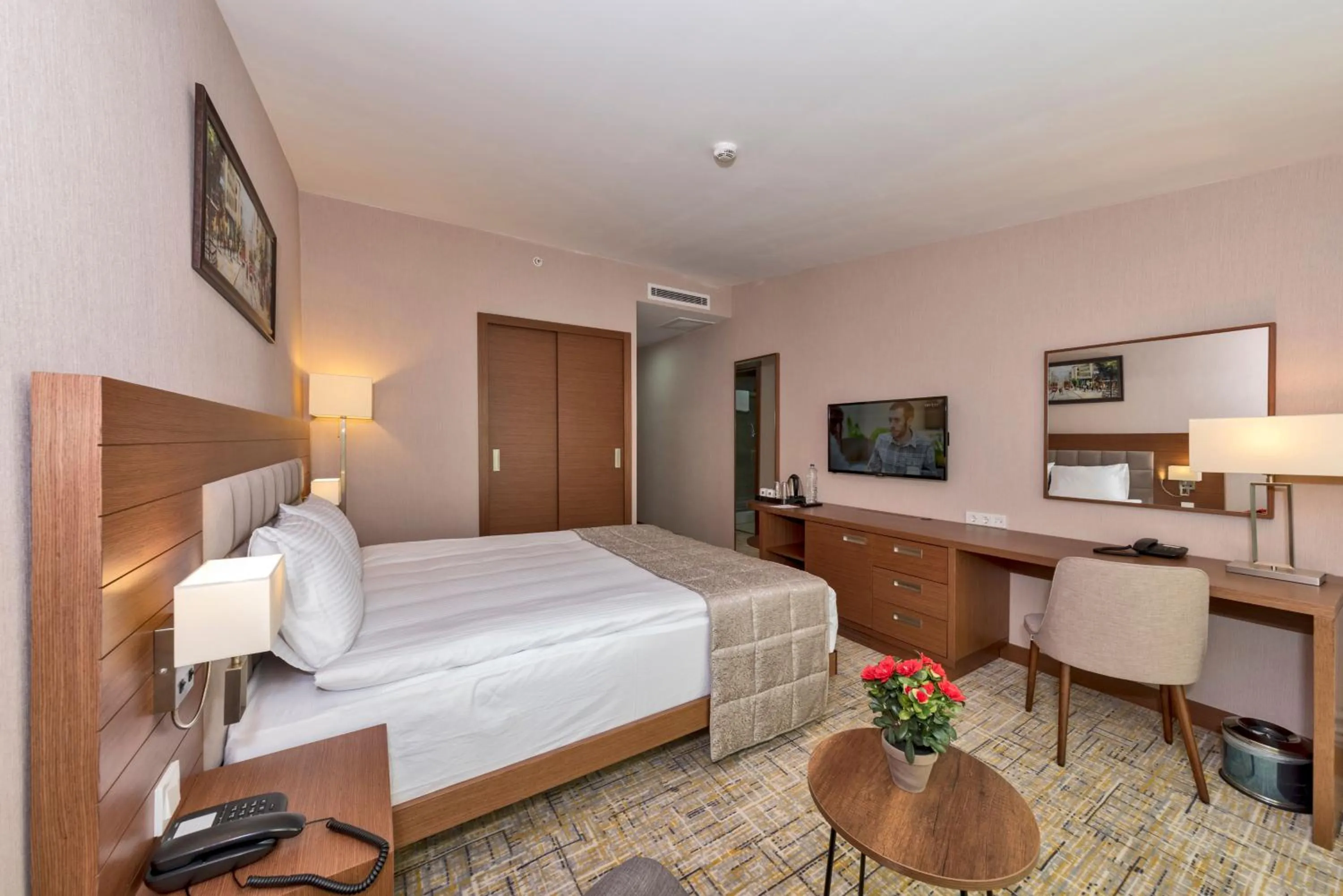 Bed in Land Park Hotel