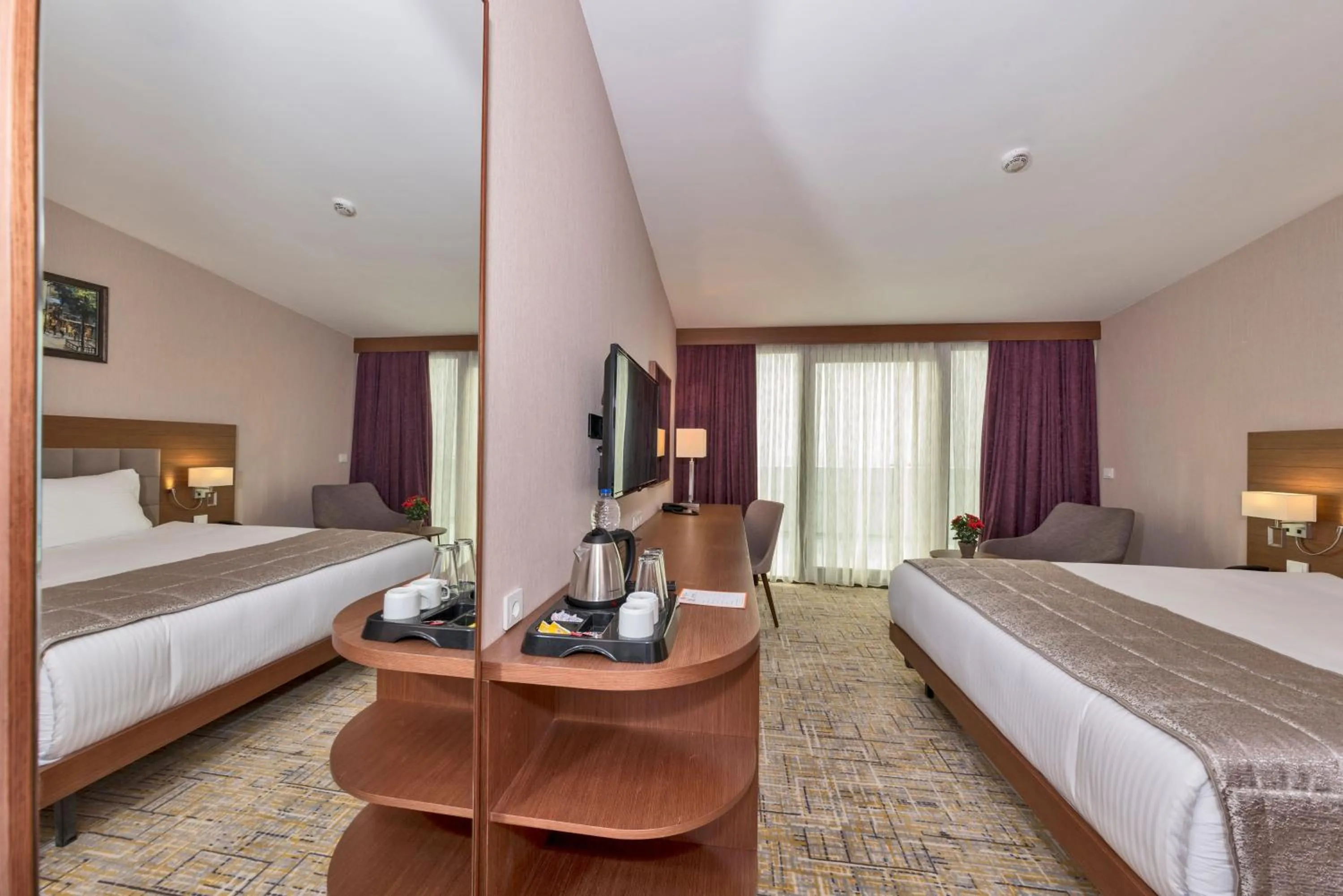 Bed in Land Park Hotel