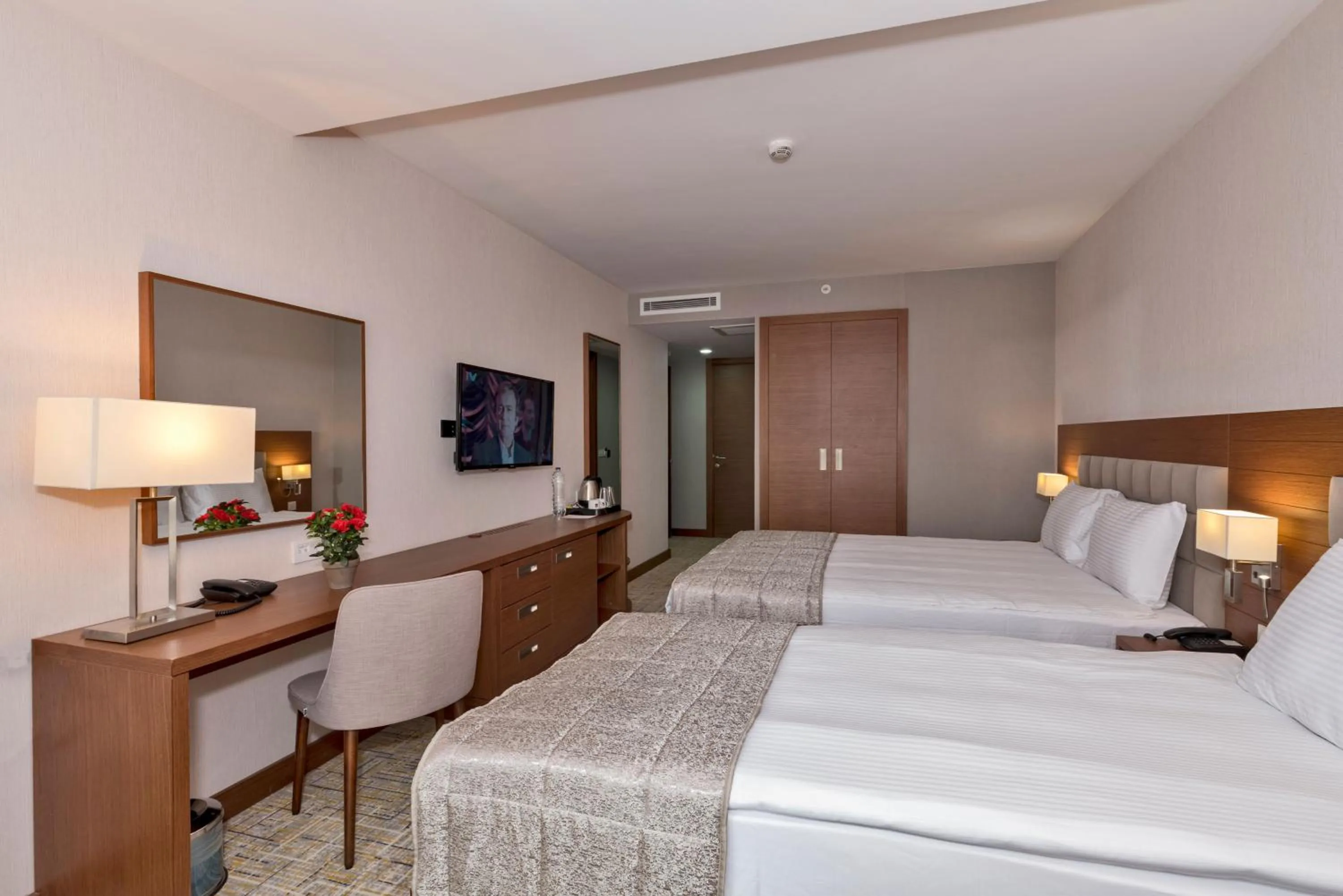 Bed in Land Park Hotel