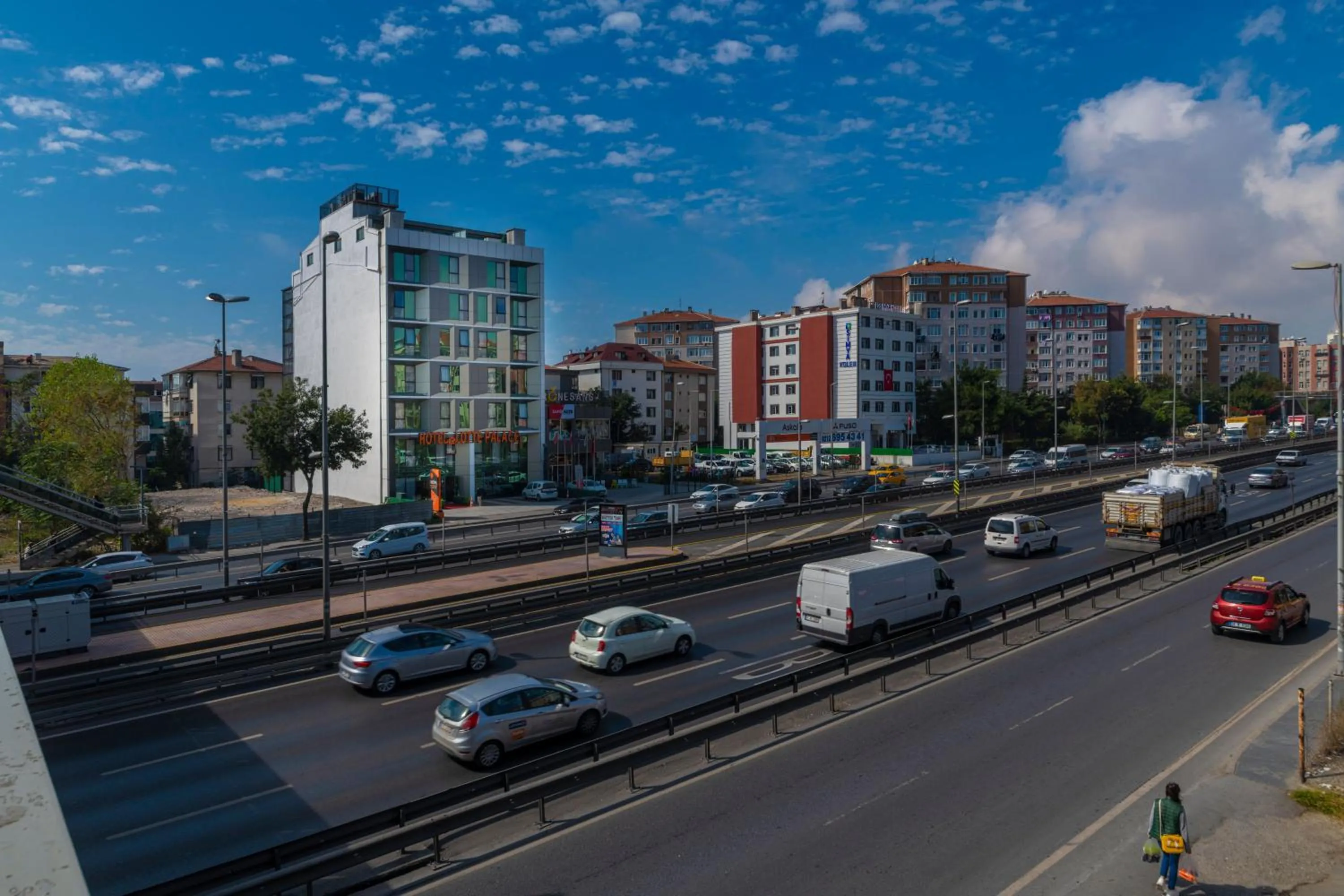 Property building in Land Park Hotel