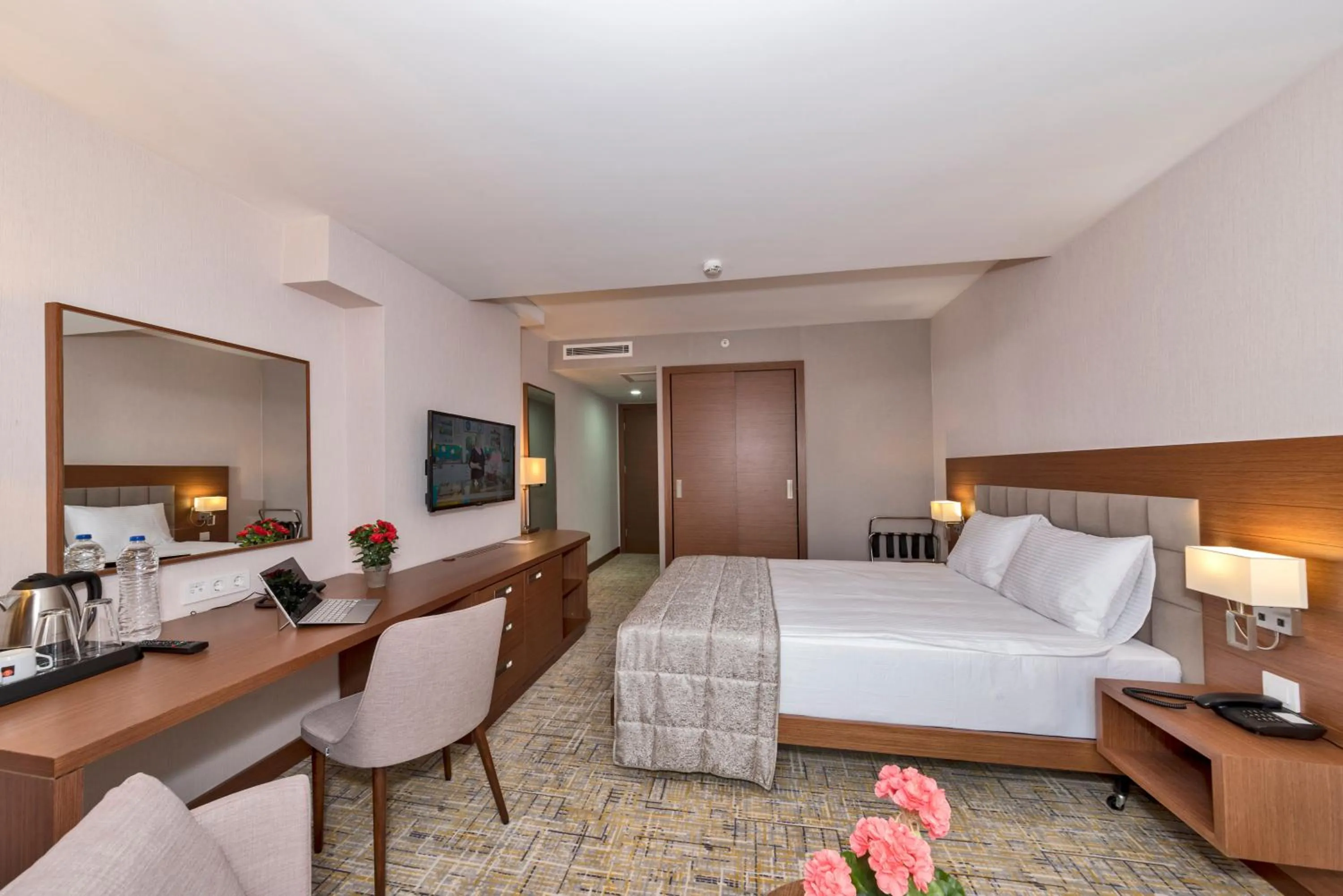 Bed in Land Park Hotel