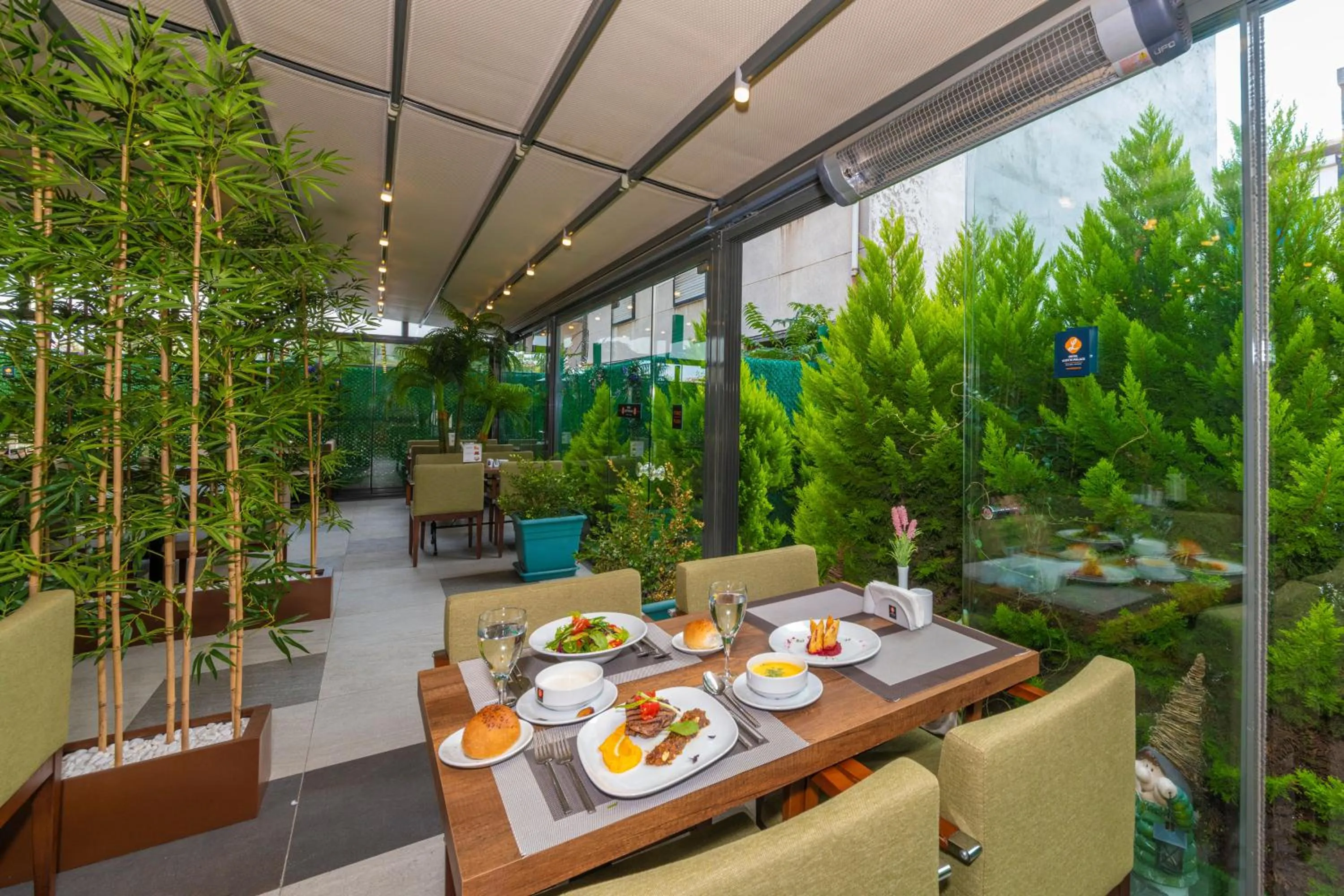 Patio in Land Park Hotel