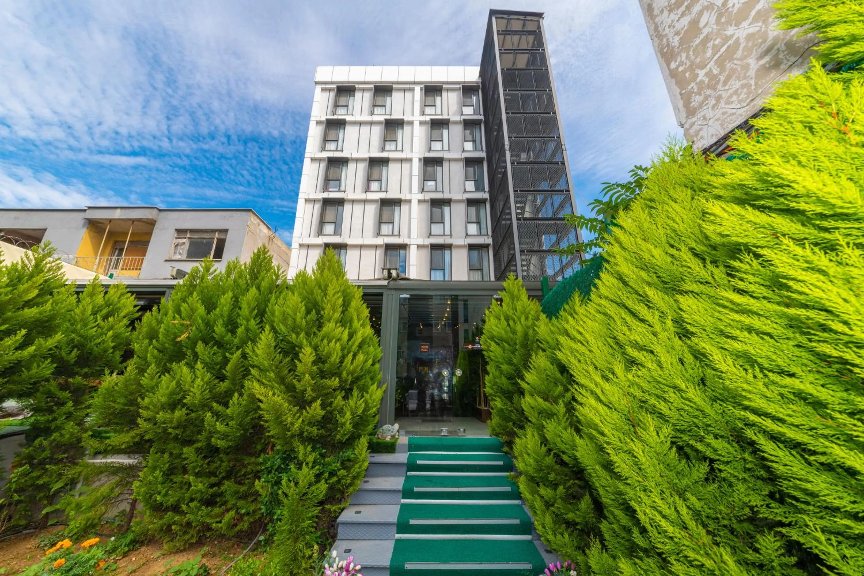 Property building in Land Park Hotel