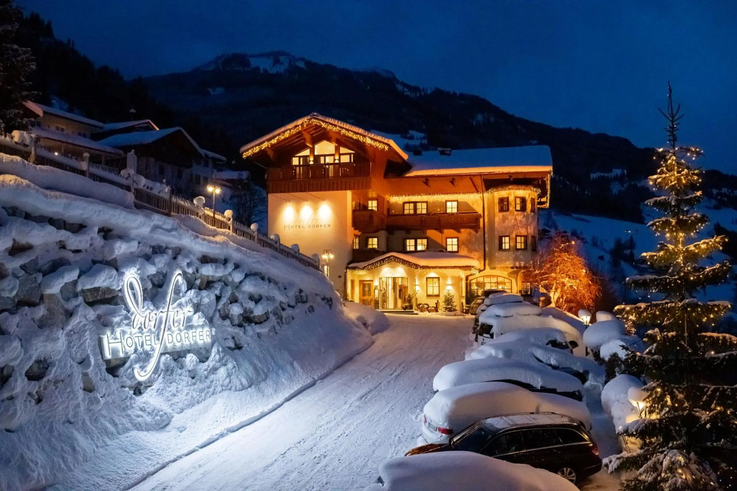 Facade/entrance in Hotel Dorfer