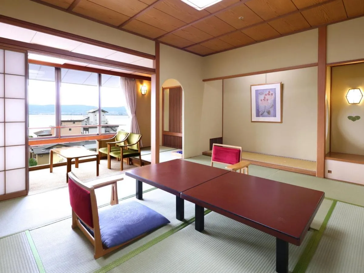 Photo of the whole room in Hamanoyu