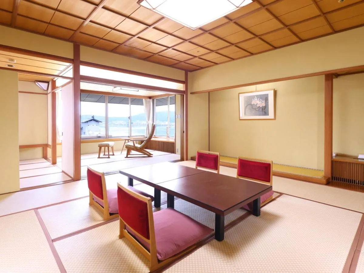 Photo of the whole room in Hamanoyu