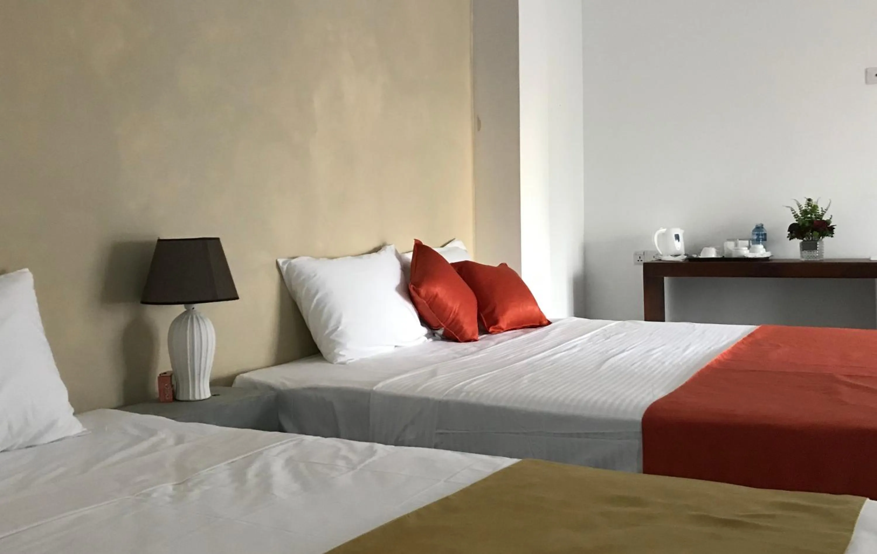 Photo of the whole room, Bed in Hotel Star White - Negombo