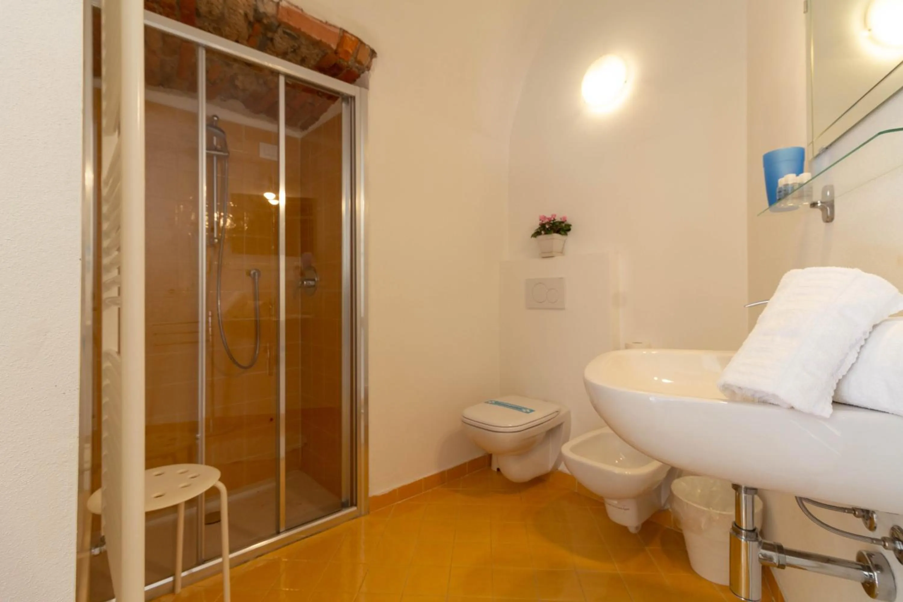 Bathroom in Mamma Ciccia