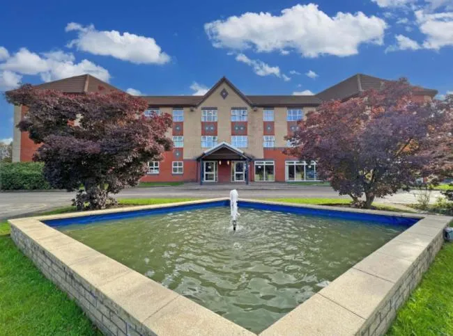 Facade/entrance in Diamond Lodge