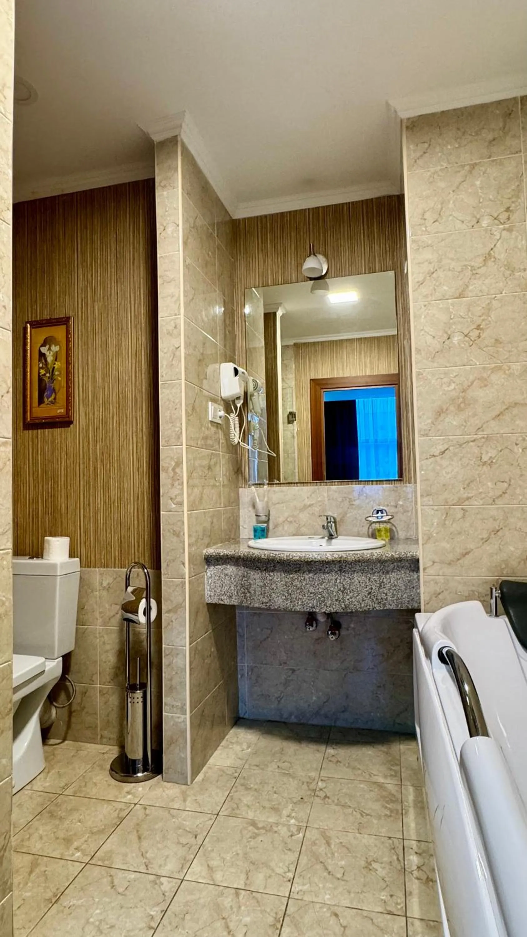 Toilet in Grand Hotel Eurasia