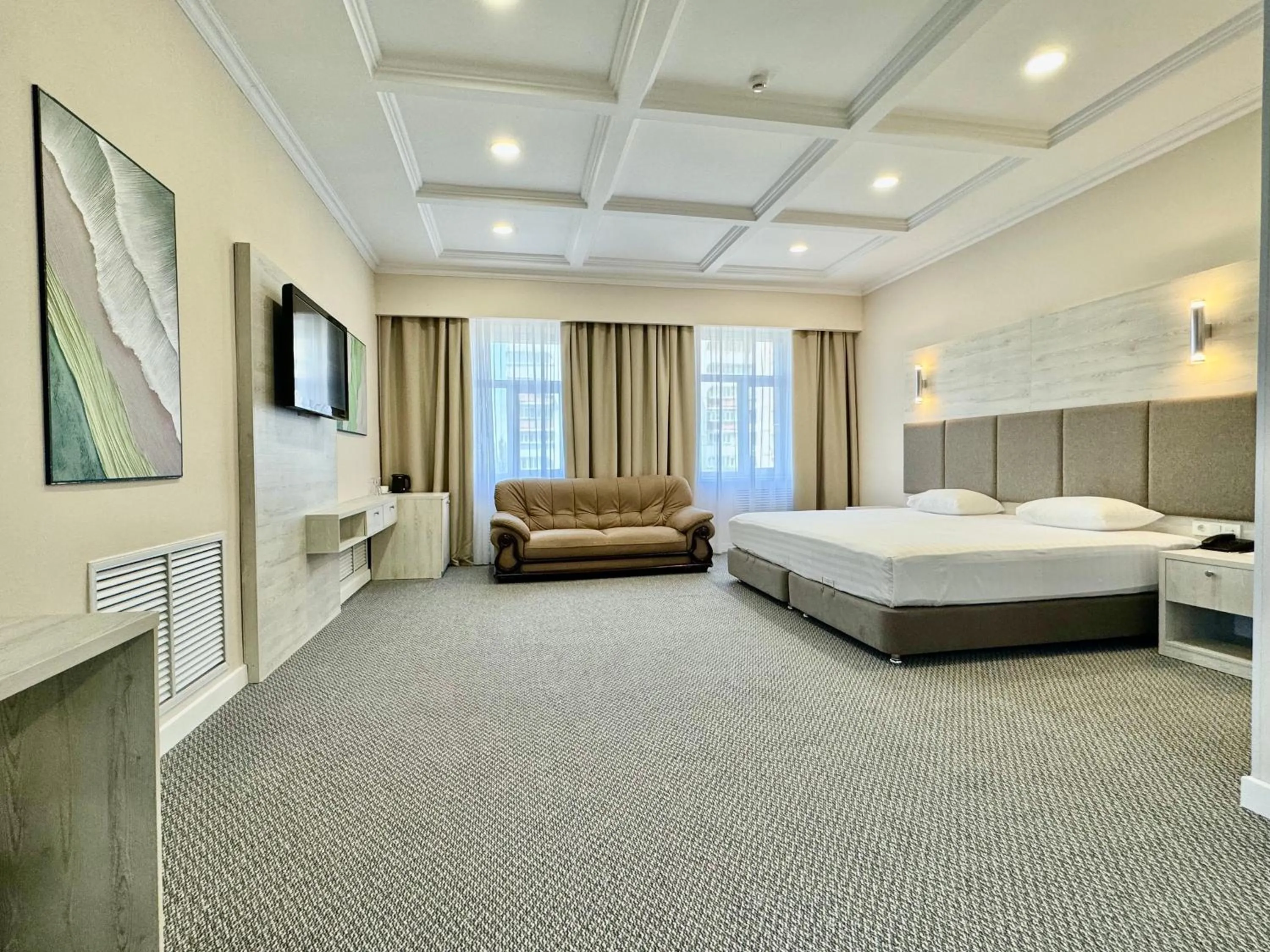 Photo of the whole room, Bed in Grand Hotel Eurasia