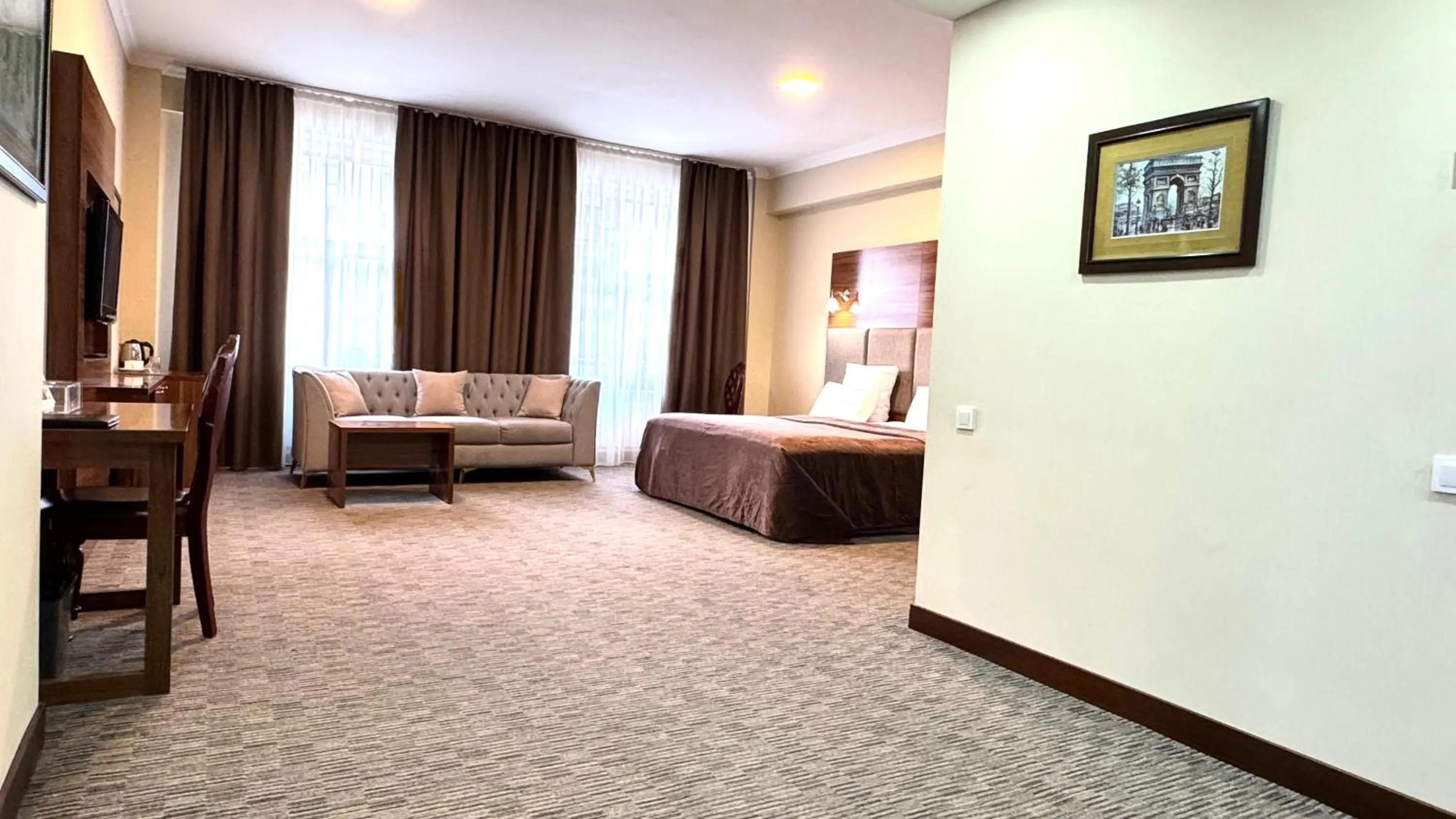 Photo of the whole room, Bed in Grand Hotel Eurasia