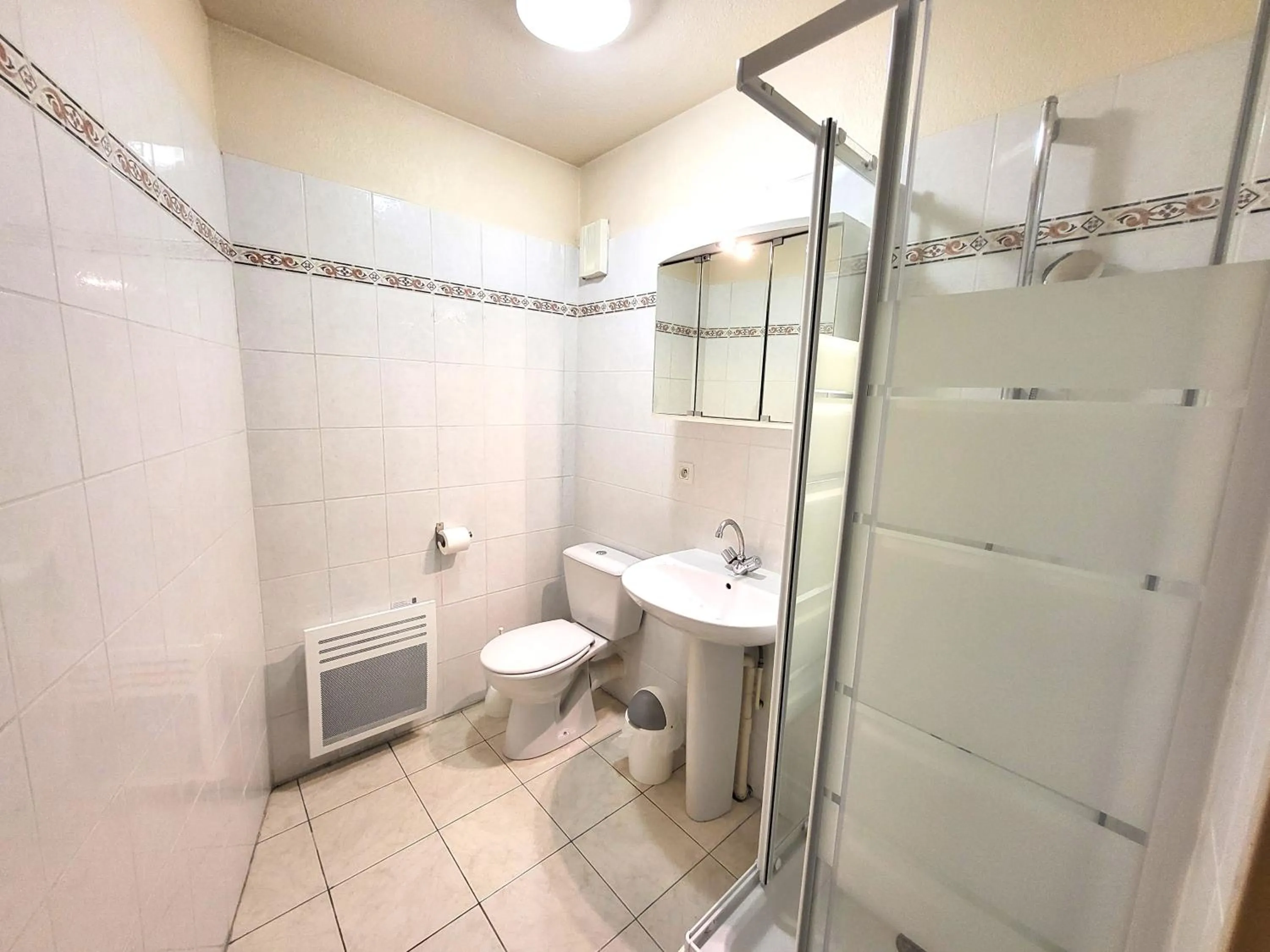 Shower in Résidence Columba - Apparts meublés Agen Sud