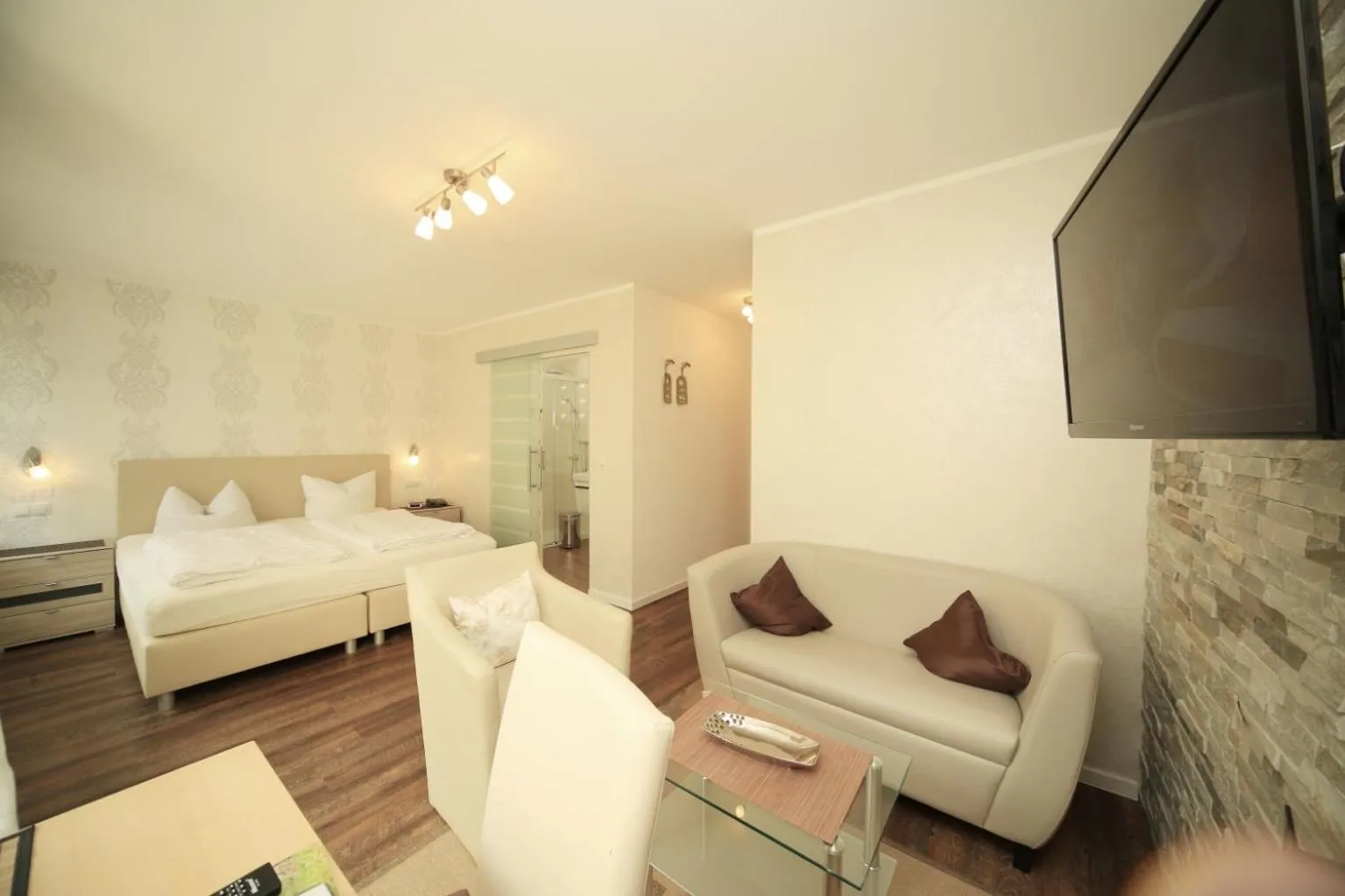 Photo of the whole room, Bed in PIEPers Hotel Garni