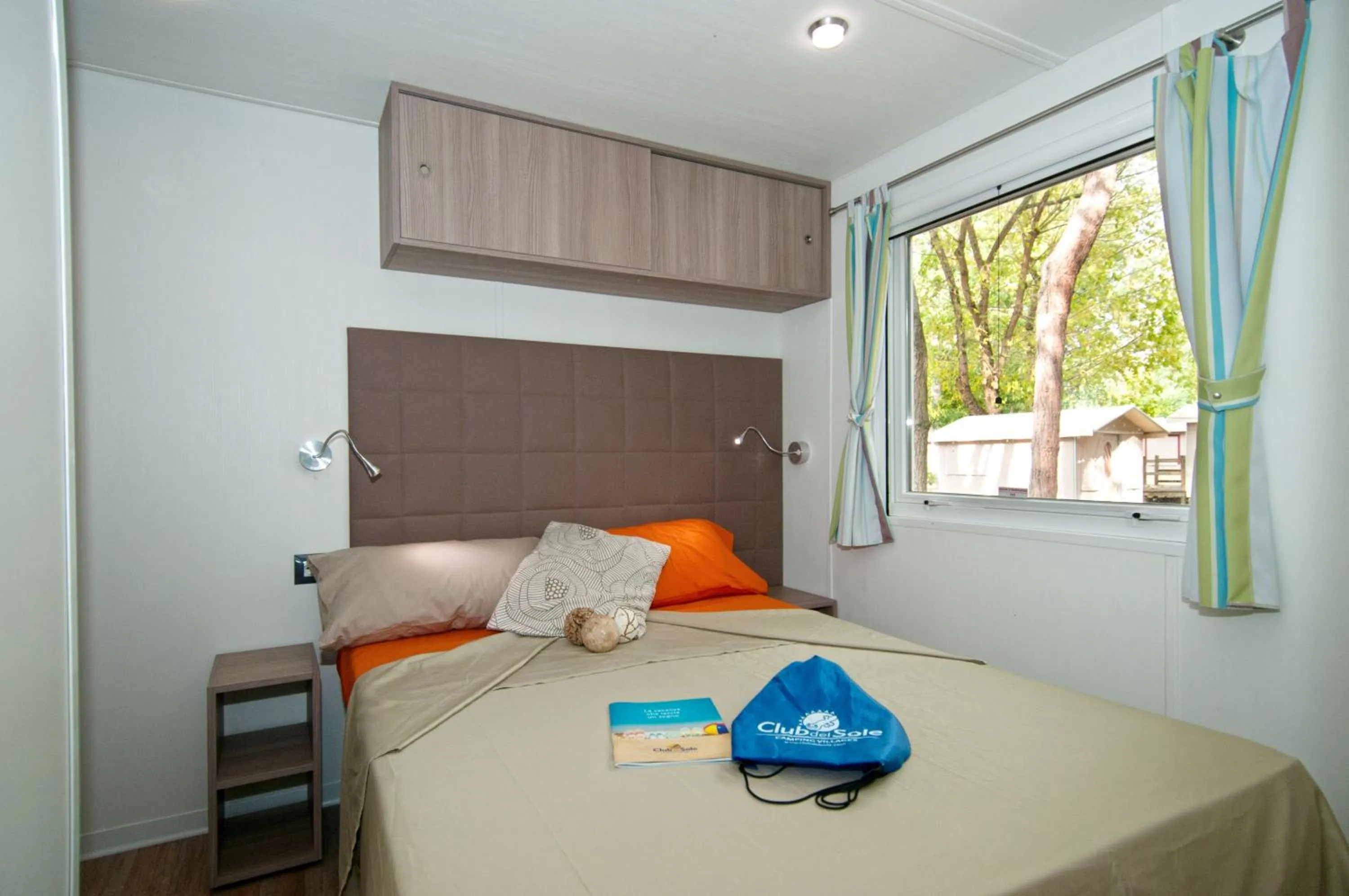 Bed in Club del Sole Adriano Family Camping Village