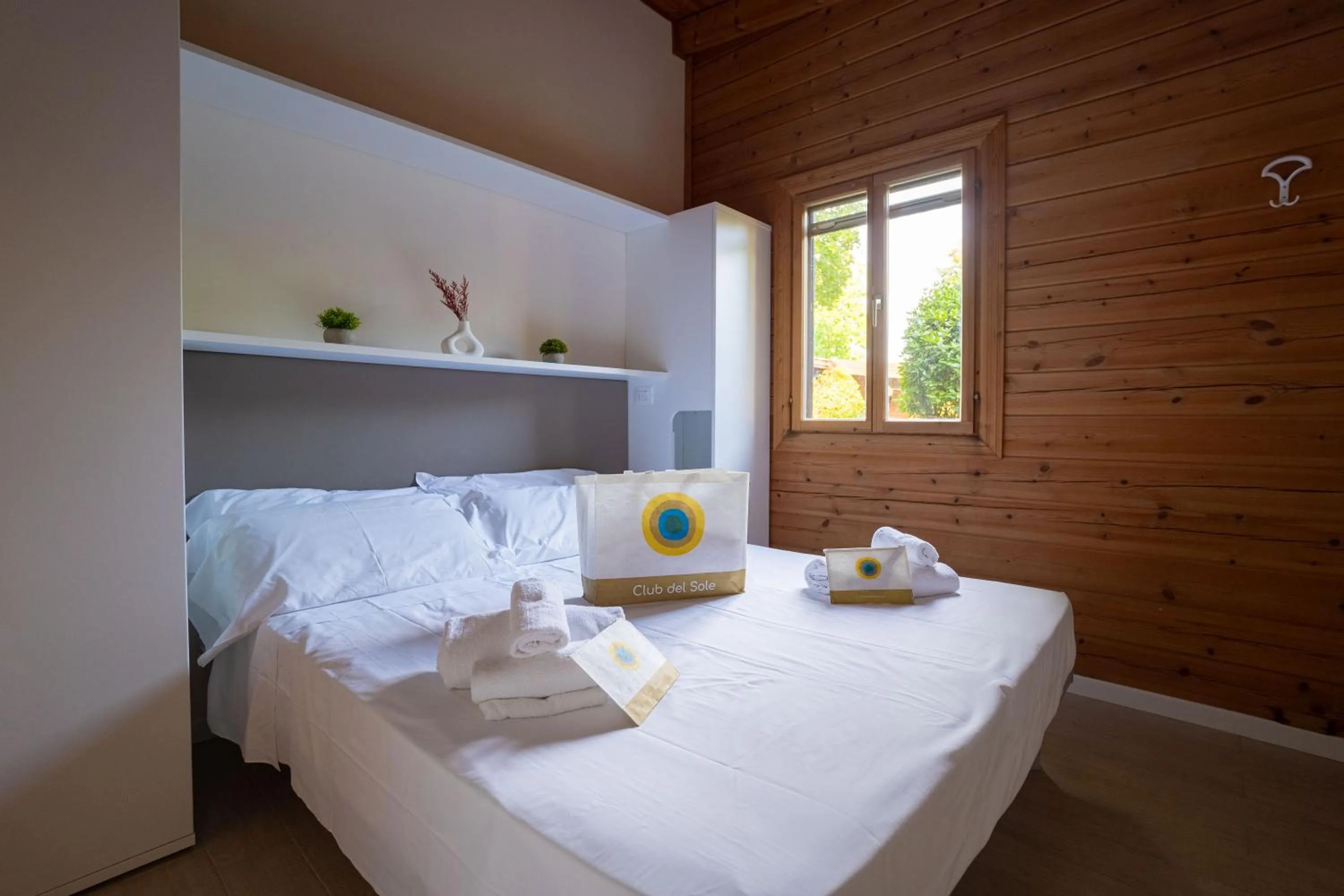 Bedroom, Bed in Club del Sole Adriano Family Camping Village