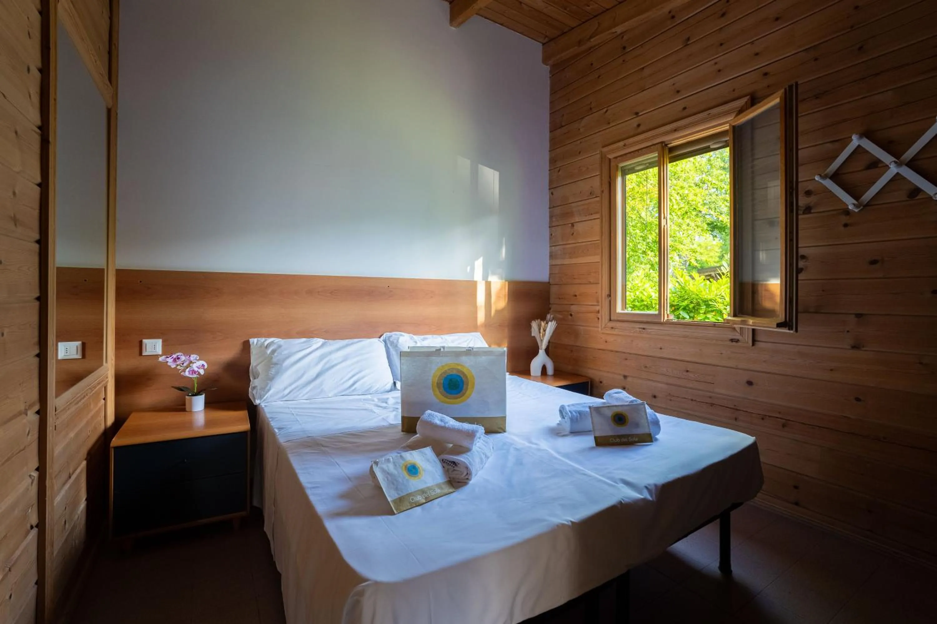 Bedroom, Bed in Club del Sole Adriano Family Camping Village