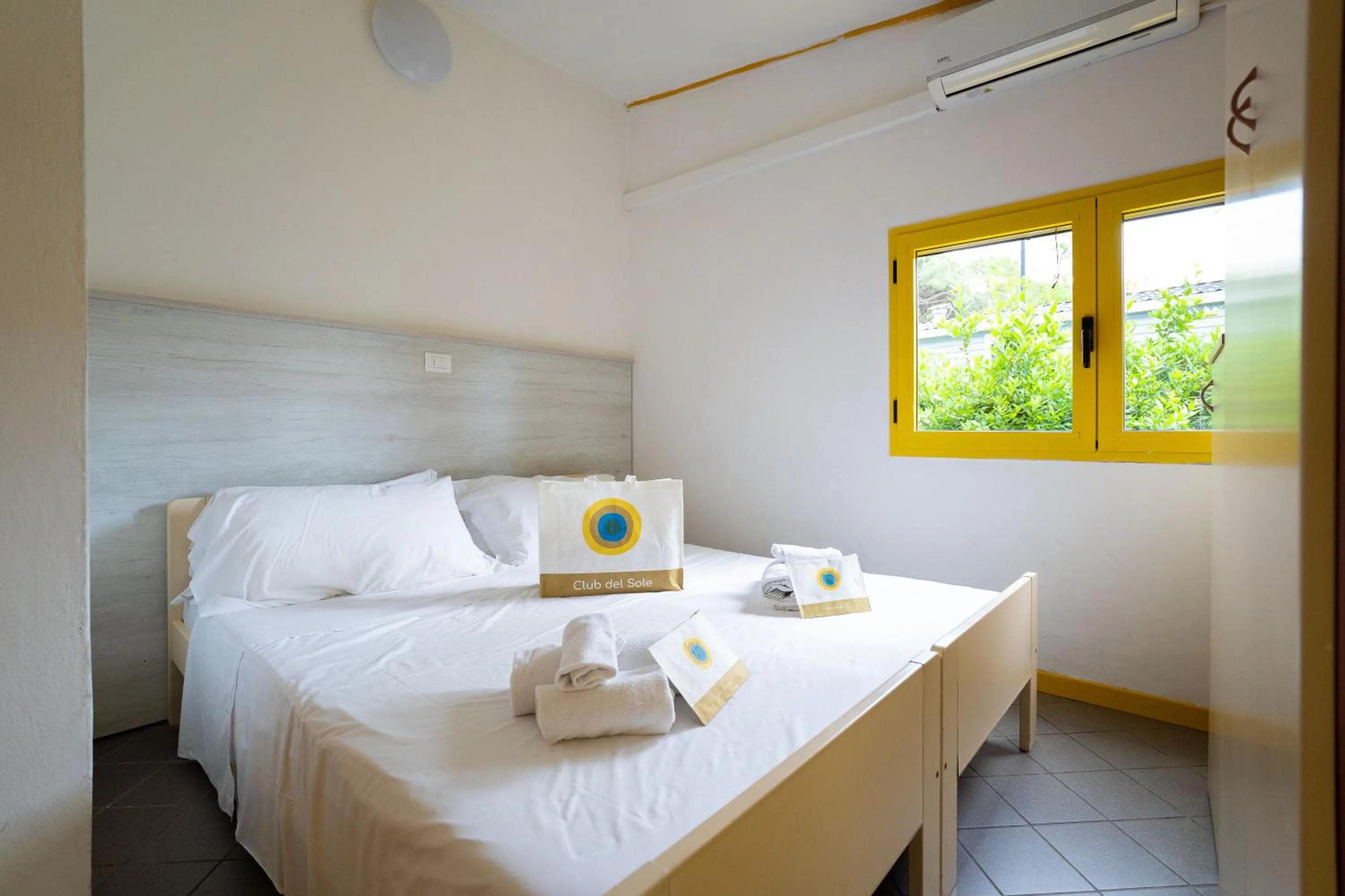 Bedroom, Bed in Club del Sole Adriano Family Camping Village