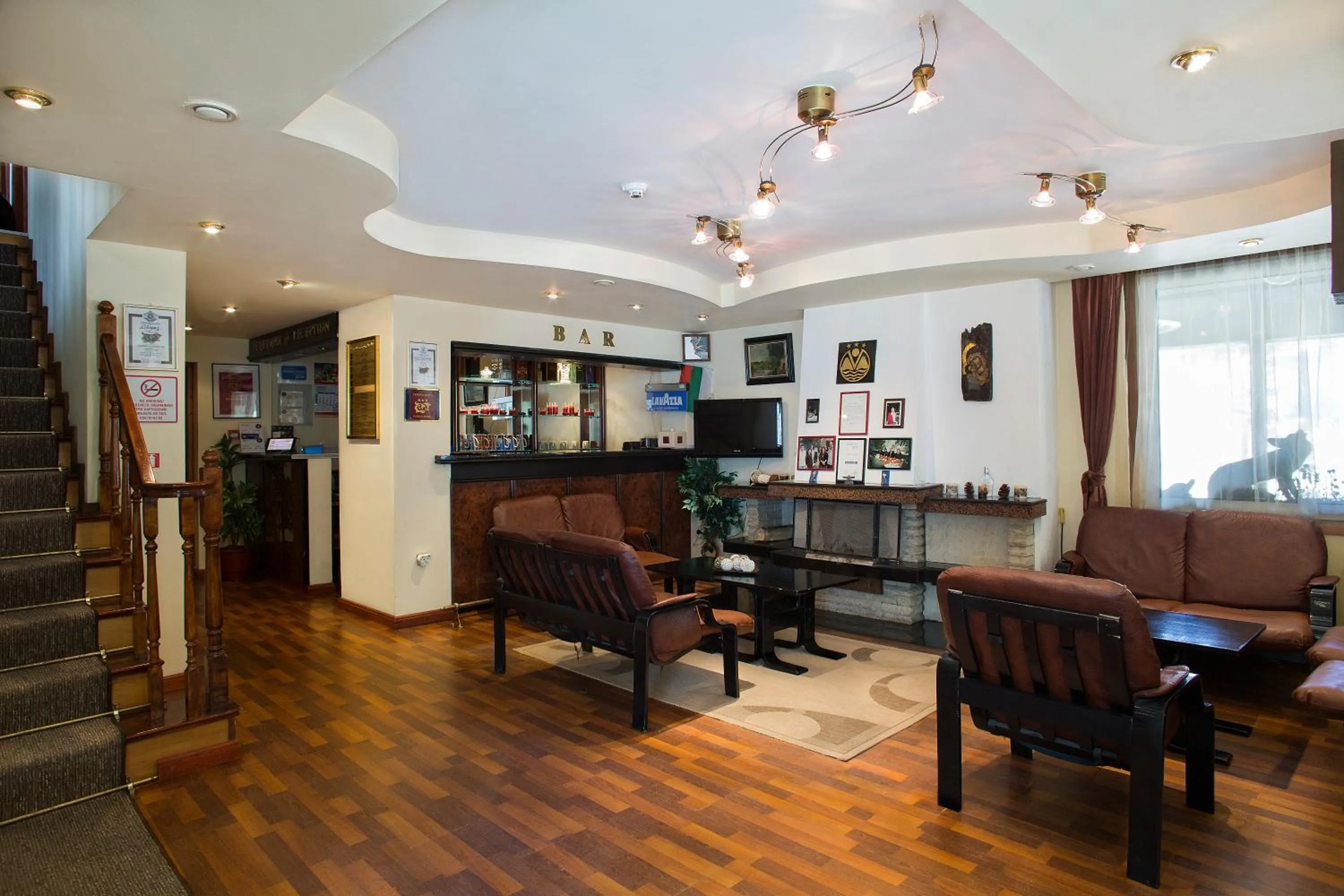 Lobby or reception in Victoria Hotel Borovets - Free Parking