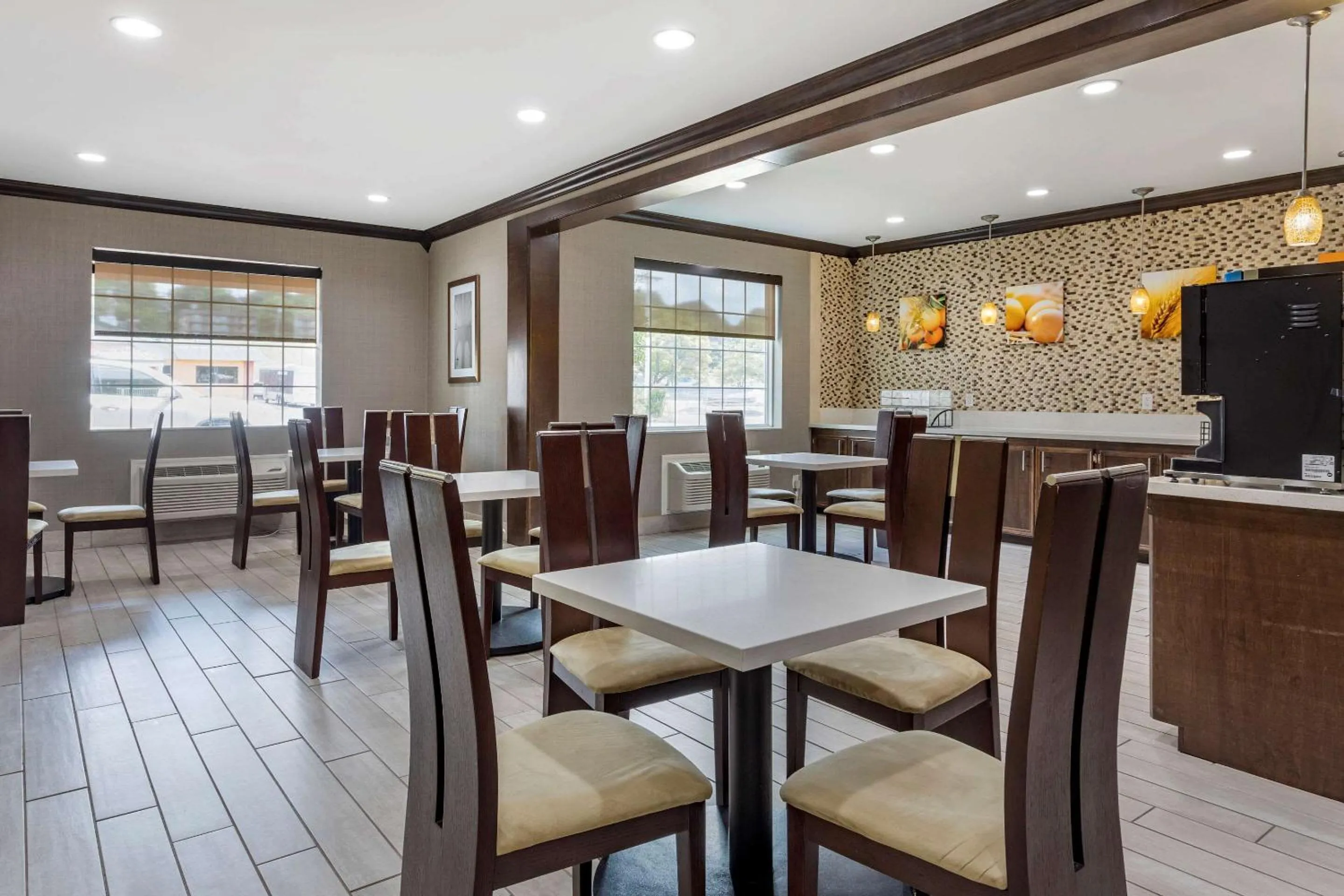 Restaurant/places to eat in Comfort Inn & Suites North Little Rock JFK Blvd