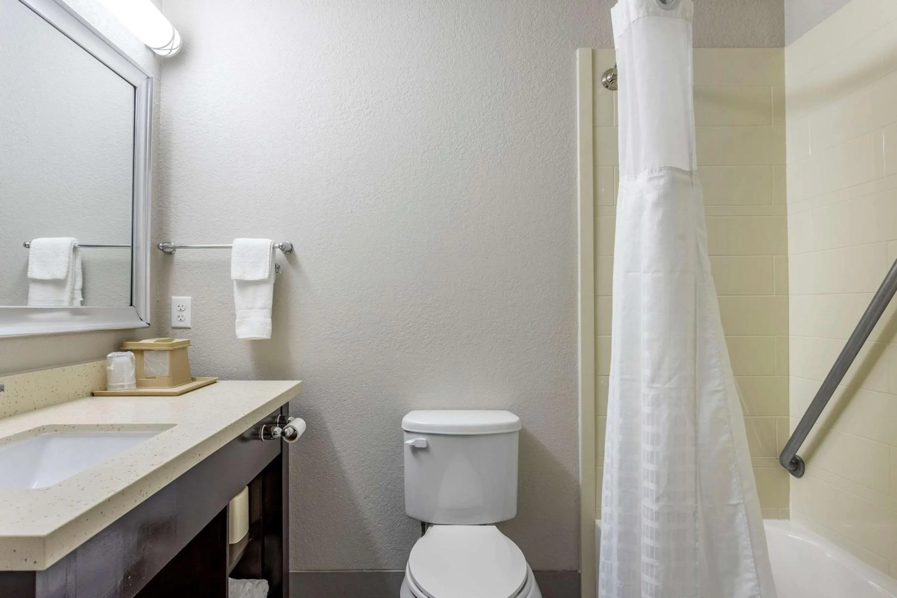 Bathroom in Comfort Inn & Suites North Little Rock JFK Blvd