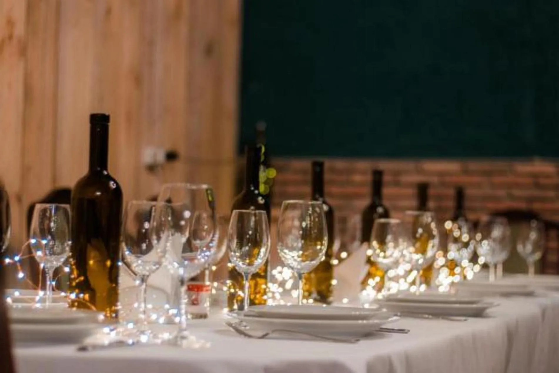 Restaurant/places to eat in Hotel Tela & Mareli Winery