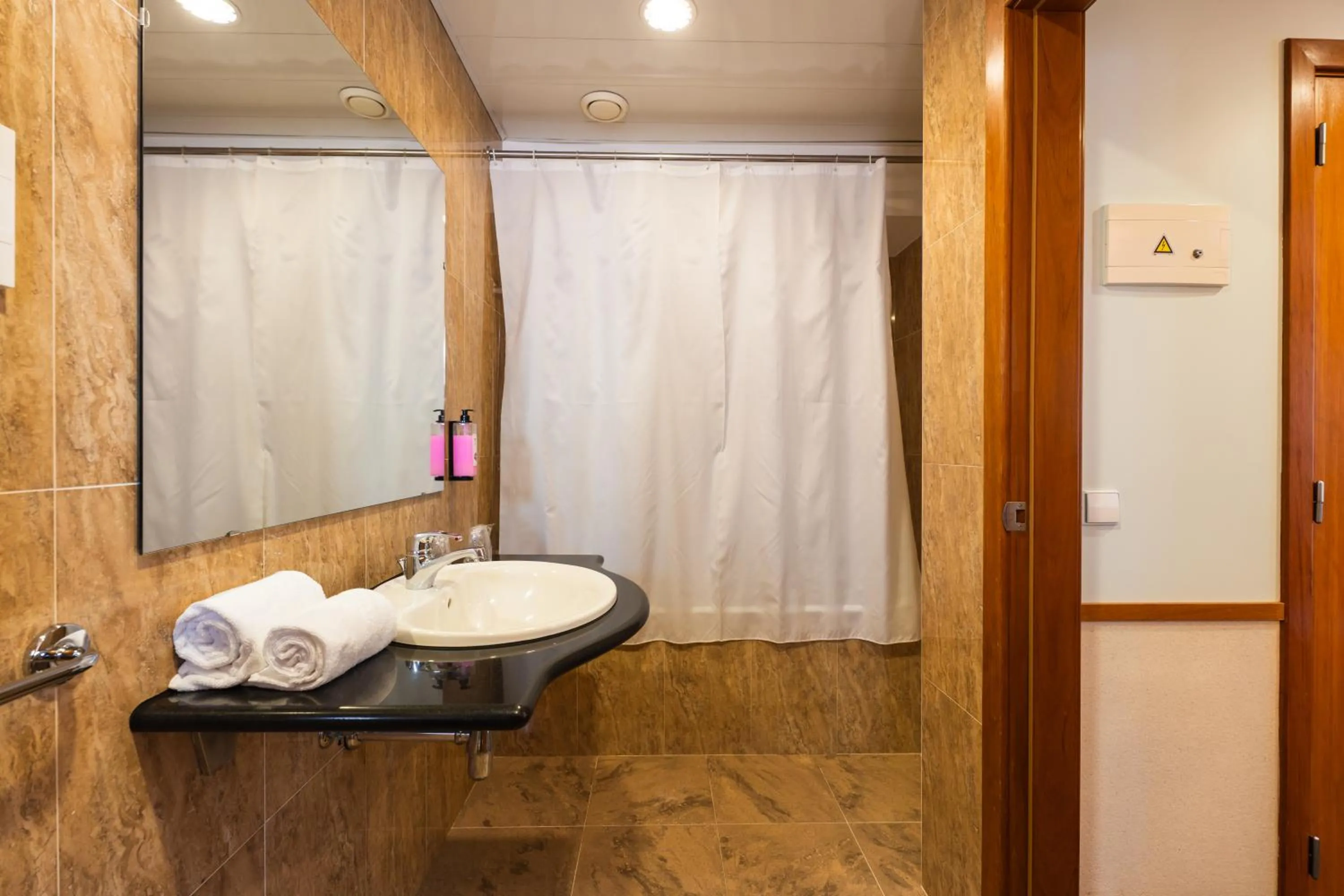 Bathroom in Hotel Santo Amaro - SA Hotels