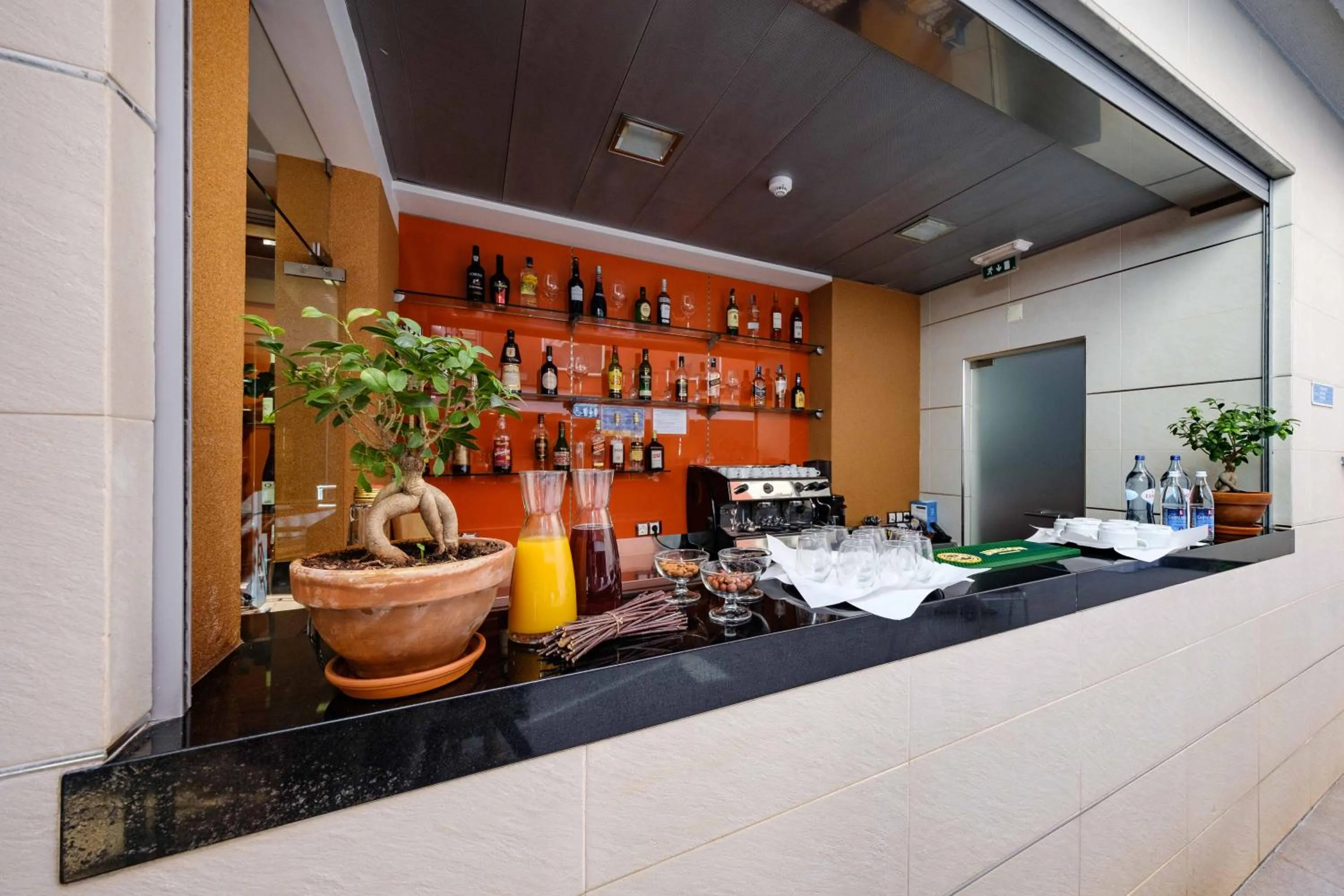 Lounge or bar in Hotel Santo Amaro - SA Hotels