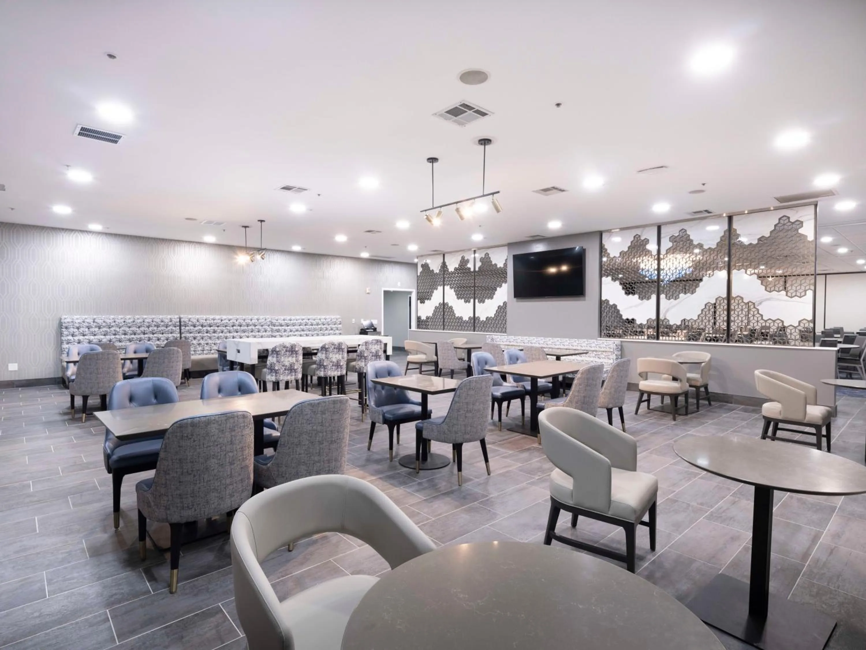 Restaurant/places to eat in DoubleTree by Hilton Livermore, CA