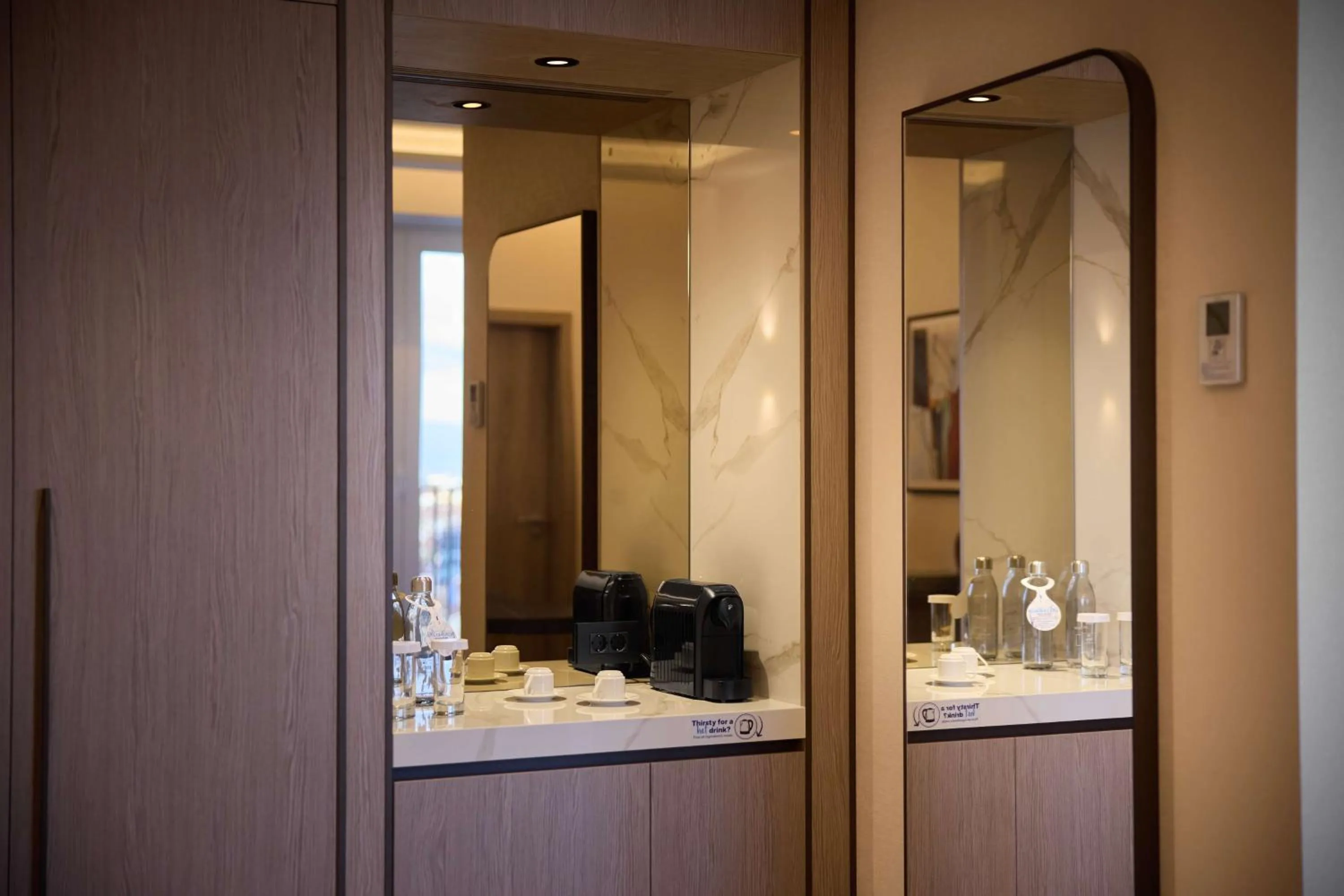 Coffee/tea facilities in Hilton Sofia