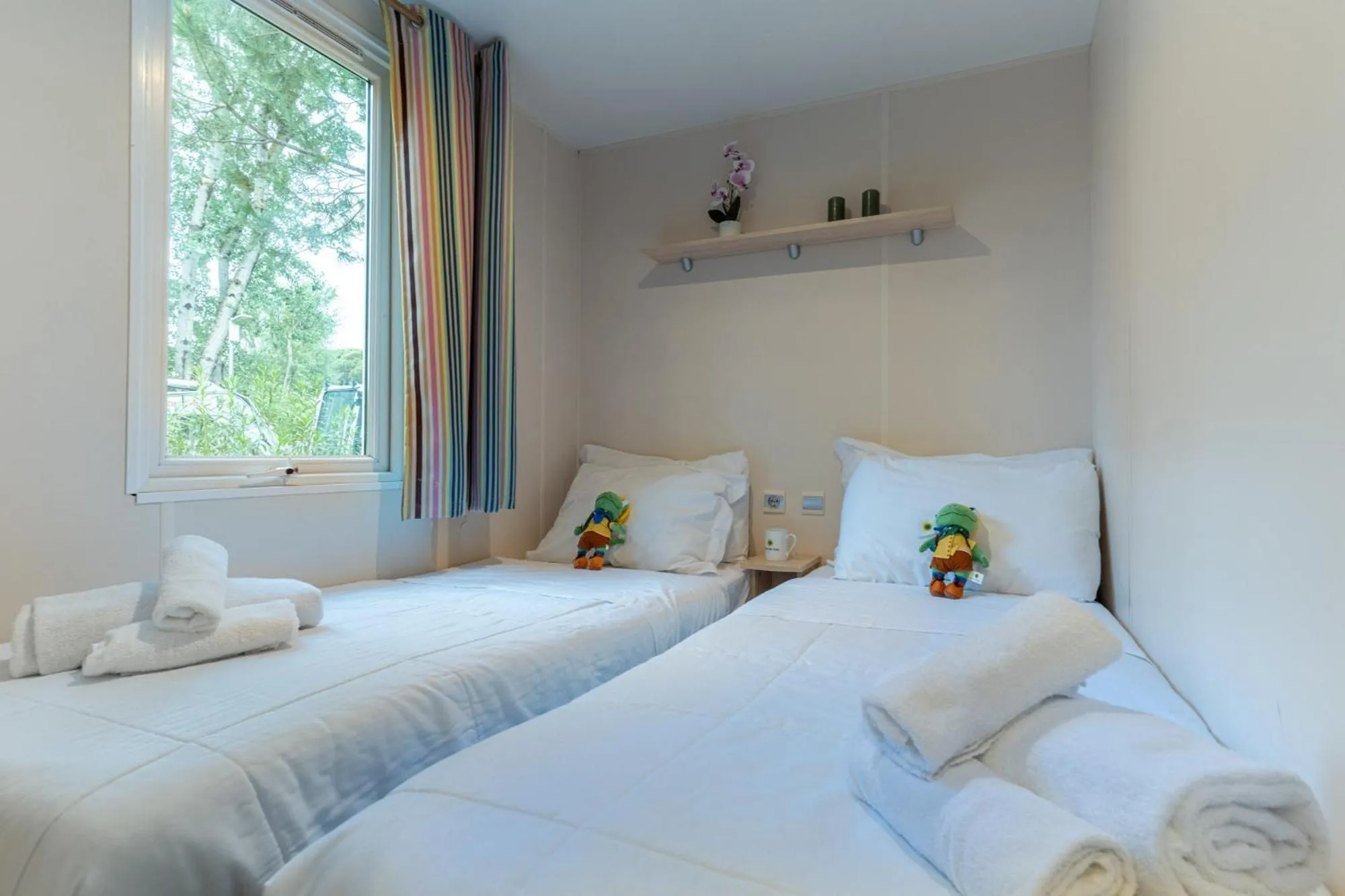 Bedroom, Bed in Club del Sole Spina Family Collection