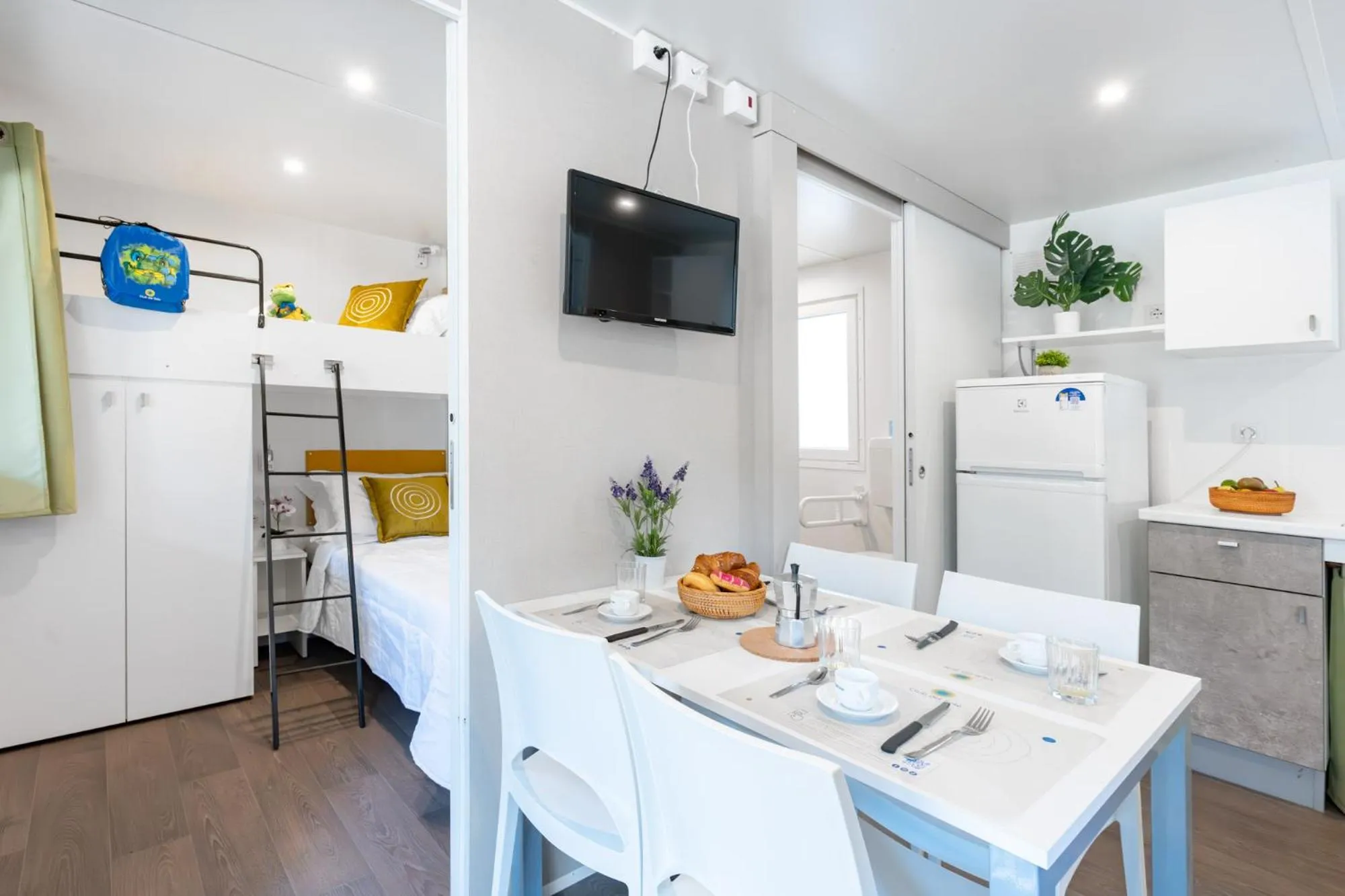 TV and multimedia in Club del Sole Spina Family Collection