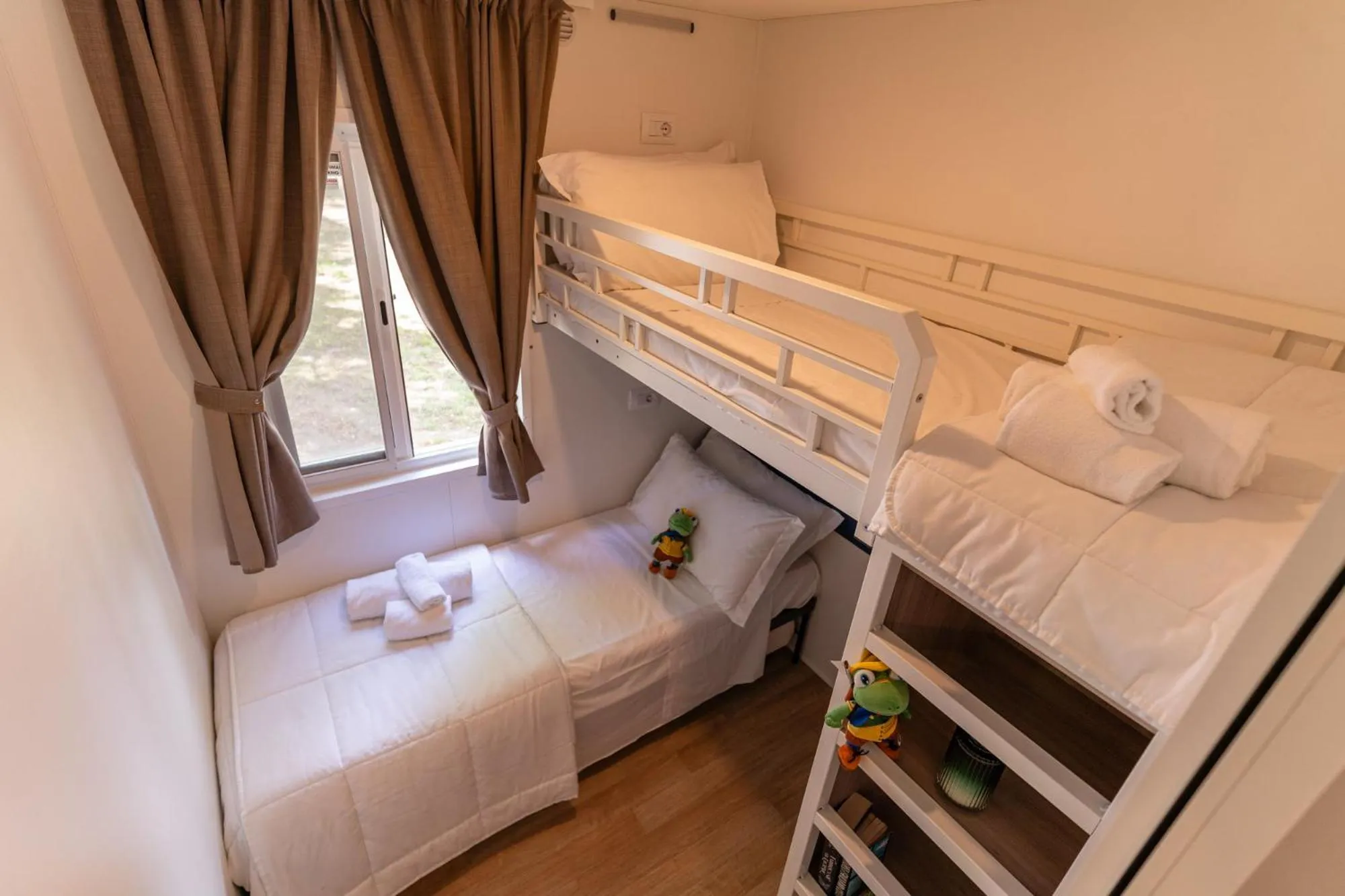 Bedroom, Bed in Club del Sole Spina Family Collection