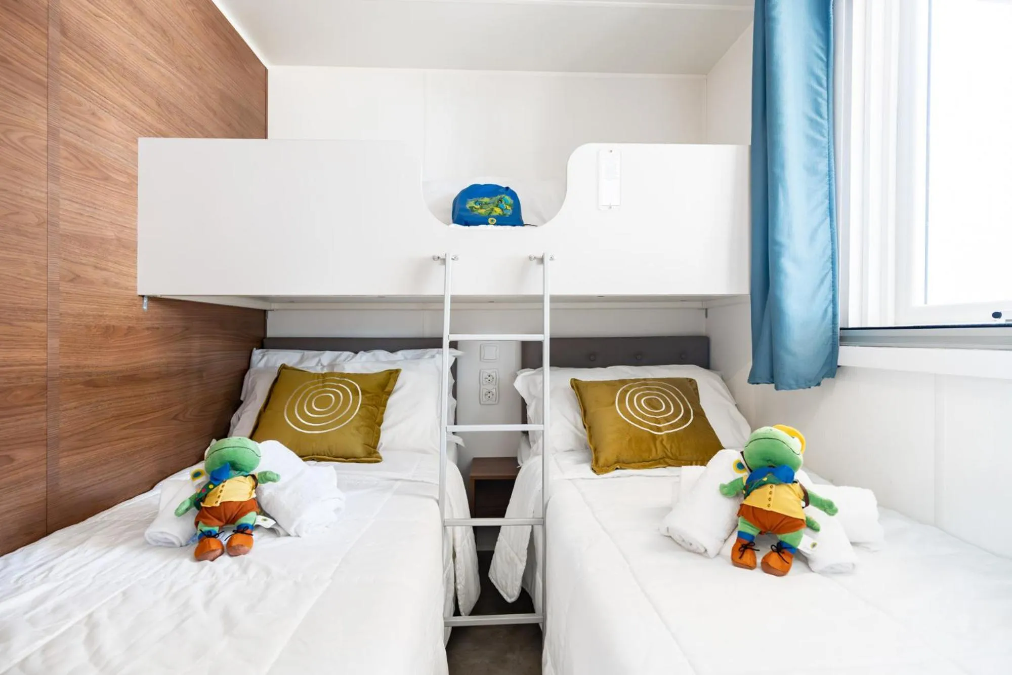 Bed in Club del Sole Spina Family Collection