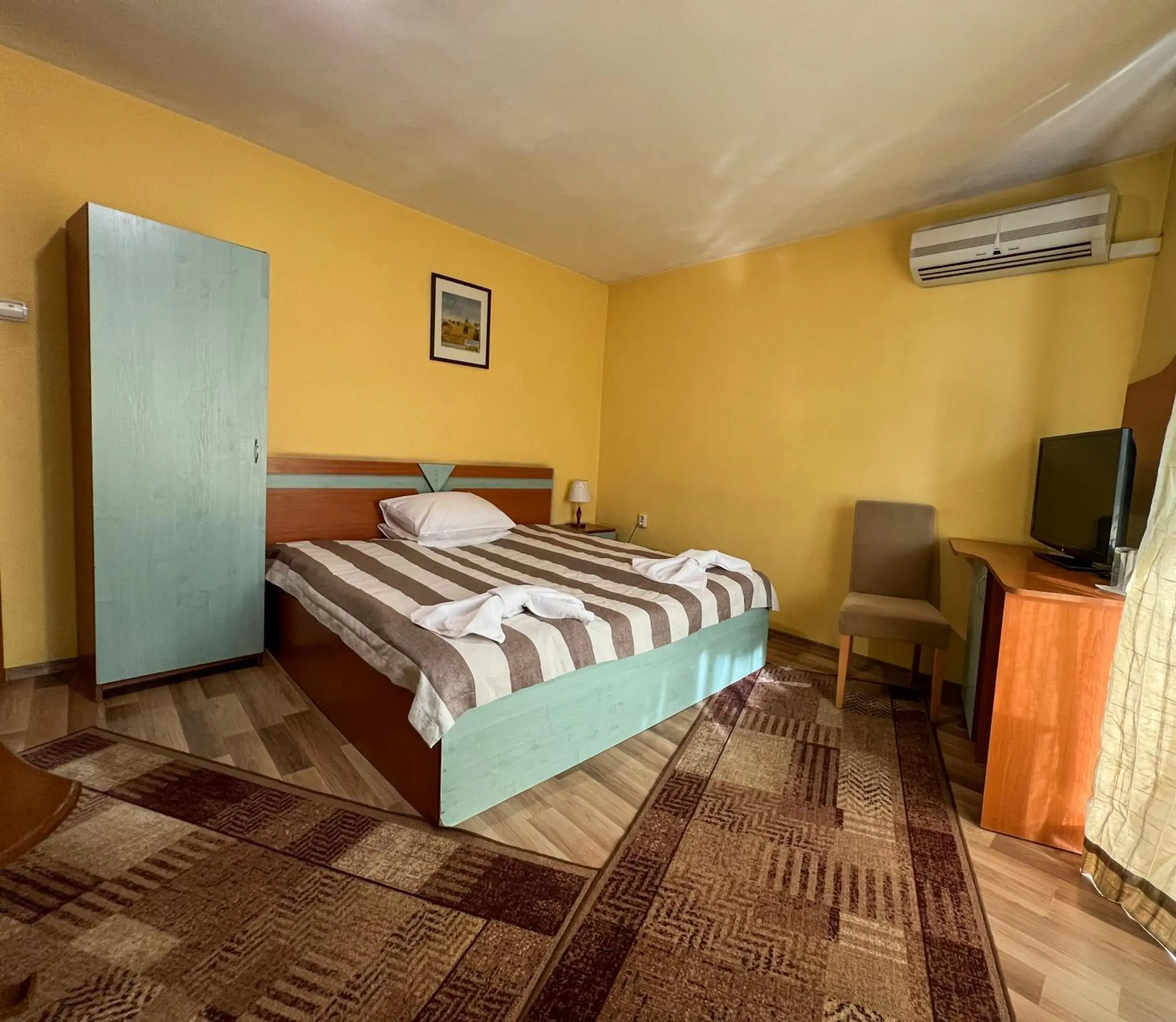 Double Room in ALPHA family HOTEL Double Room in ALPHA family HOTEL