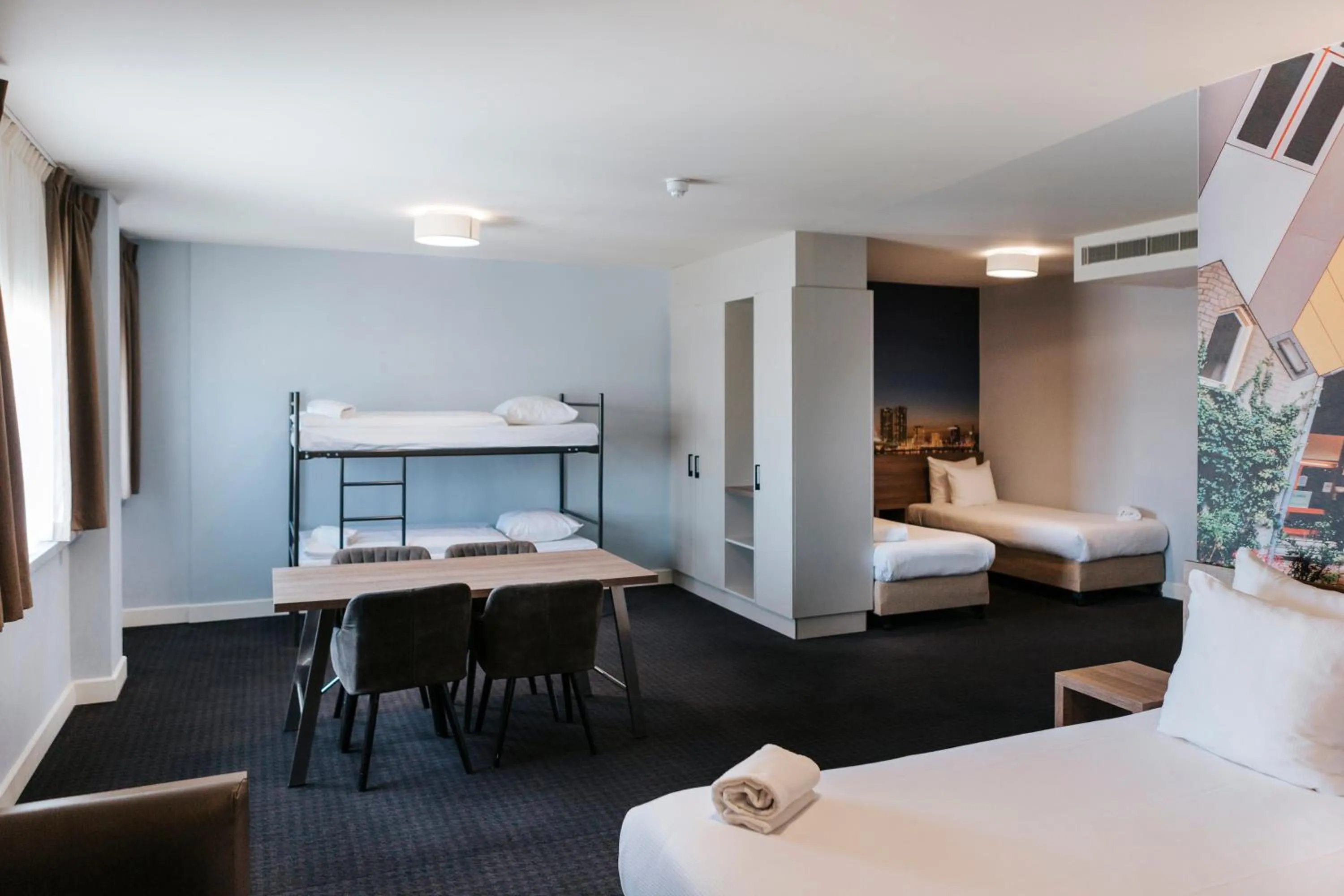 Bedroom, Bed in Rotterdam Teleport Hotel