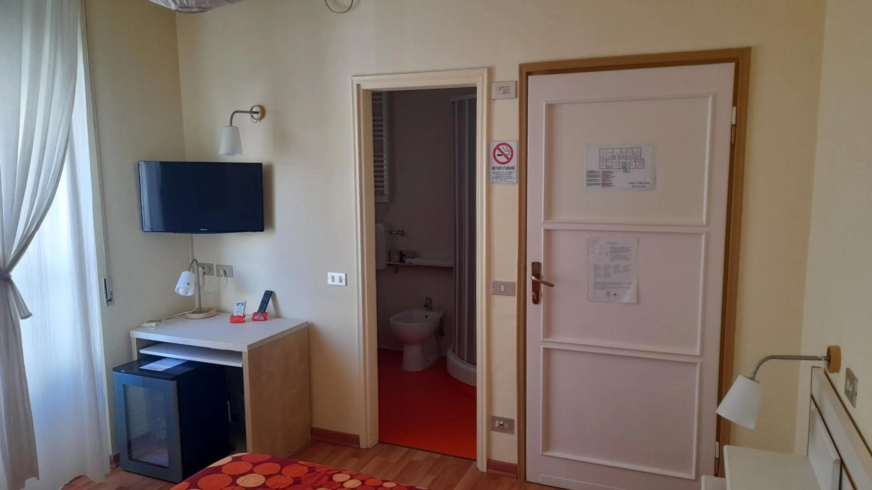 Bathroom, Bed in Albergo Villa Gaia