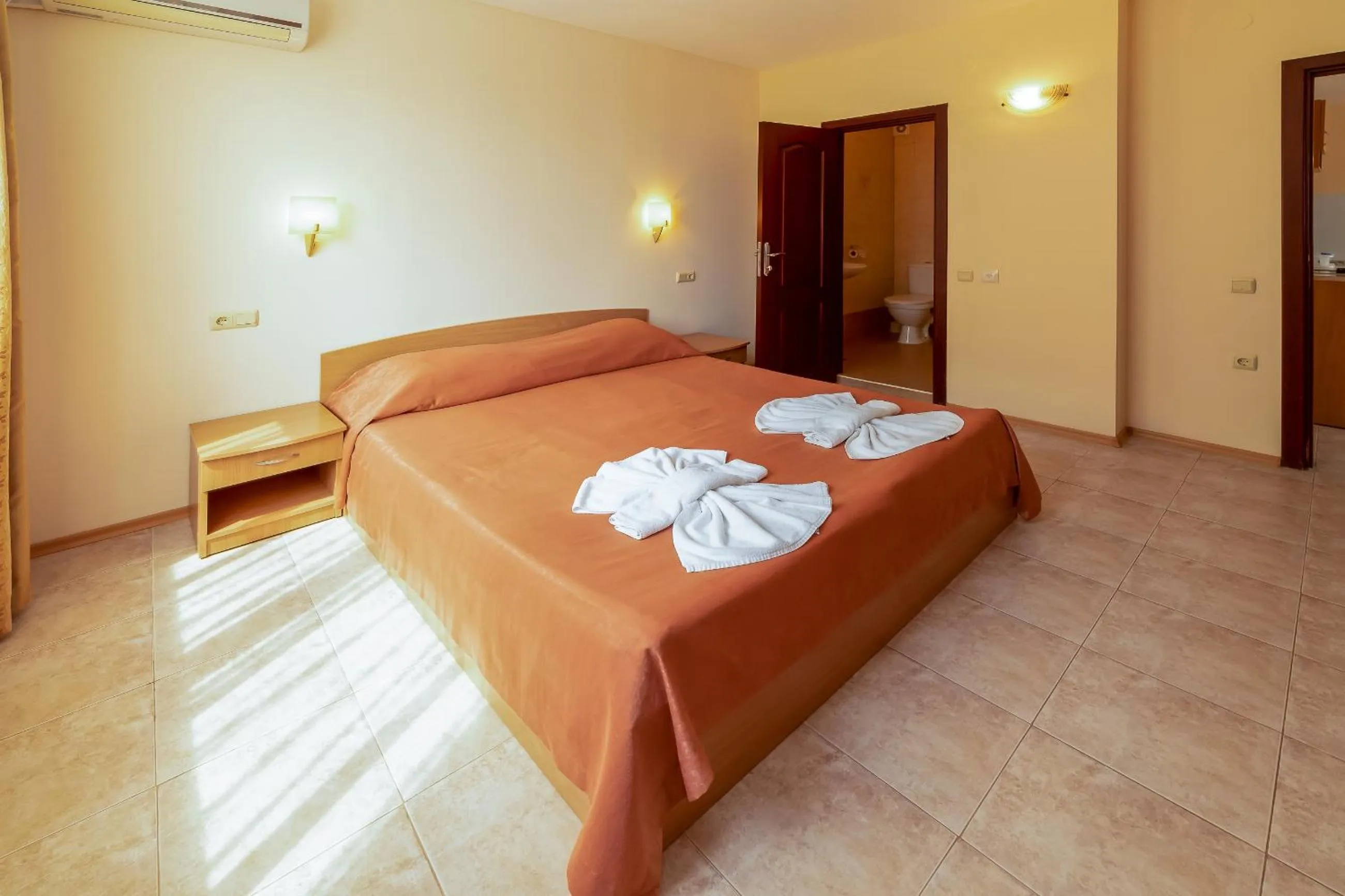 Bed in Apartment Tourist Complex Rose Village