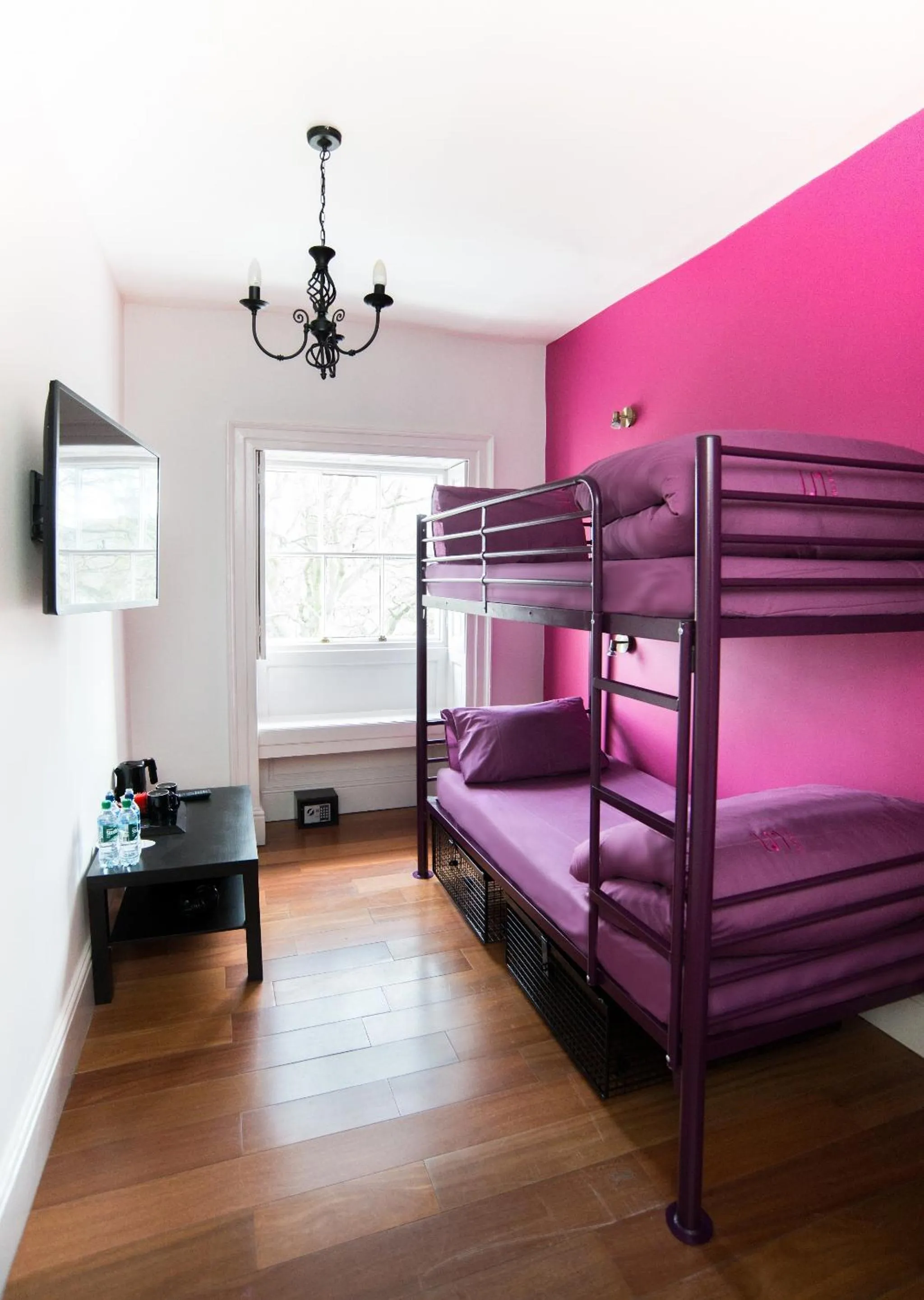 Photo of the whole room, Bed in Safestay York Micklegate