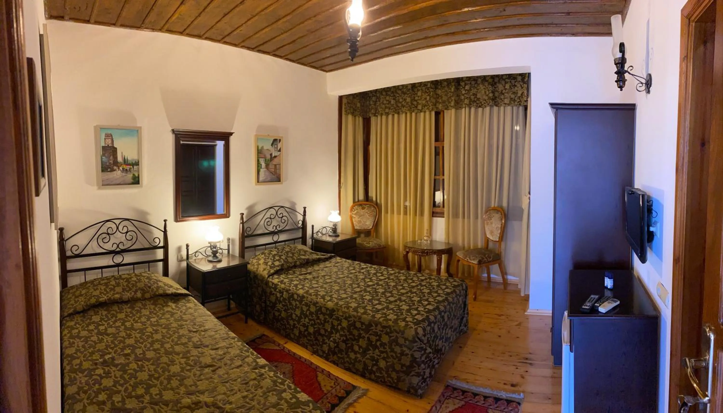 Photo of the whole room, Bed in Atelya Art Hotel