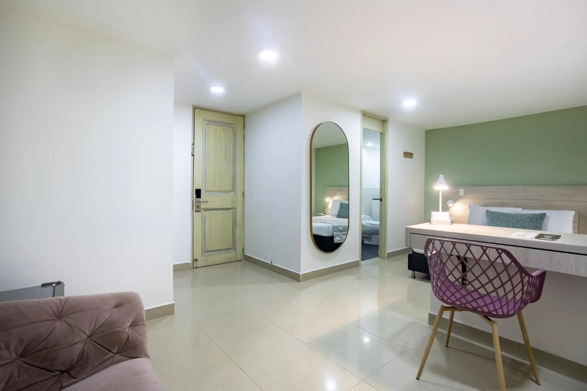 Photo of the whole room in Hotel Suite Comfort