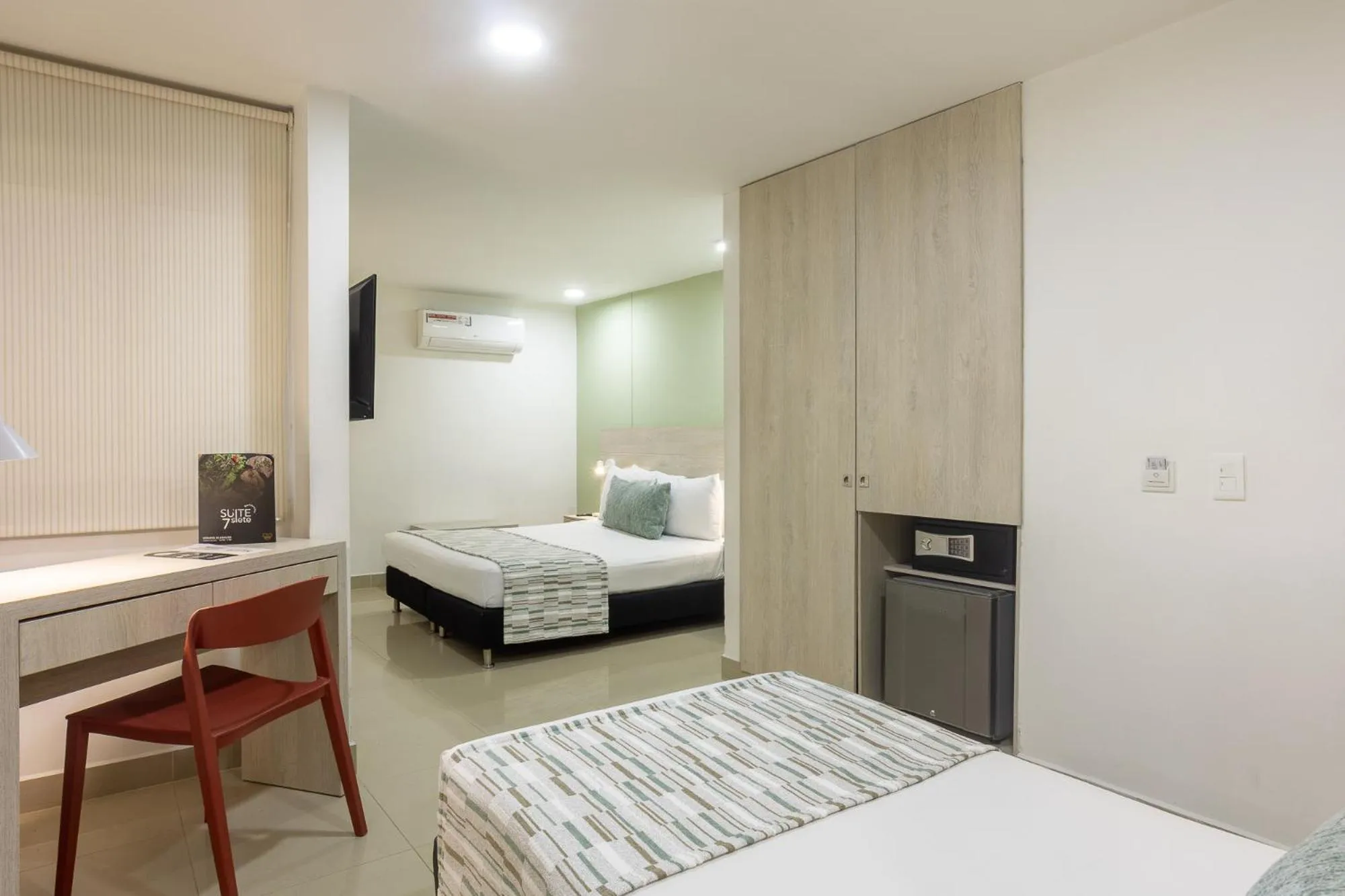 Bedroom, Bed in Hotel Suite Comfort