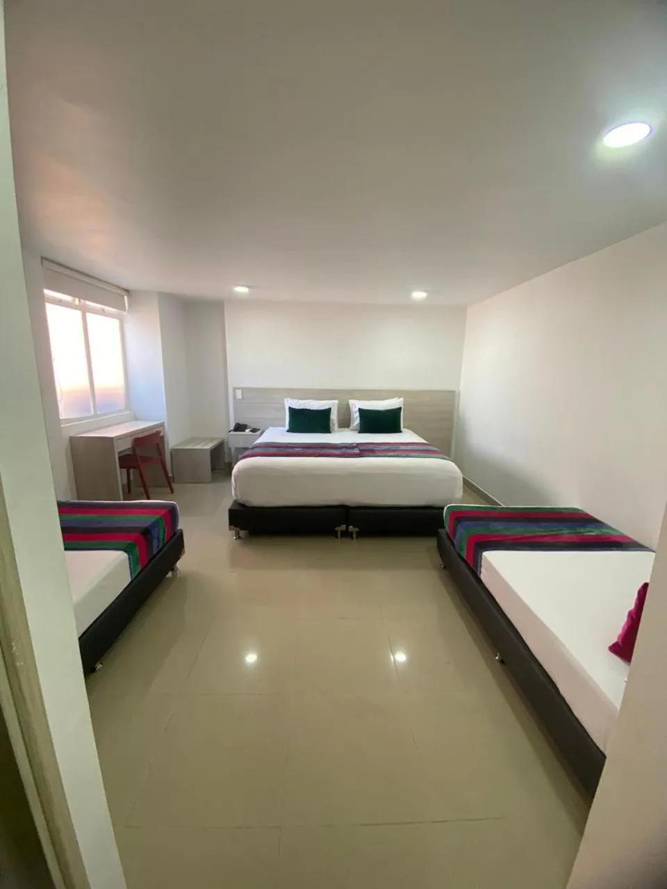 Photo of the whole room, Bed in Hotel Suite Comfort