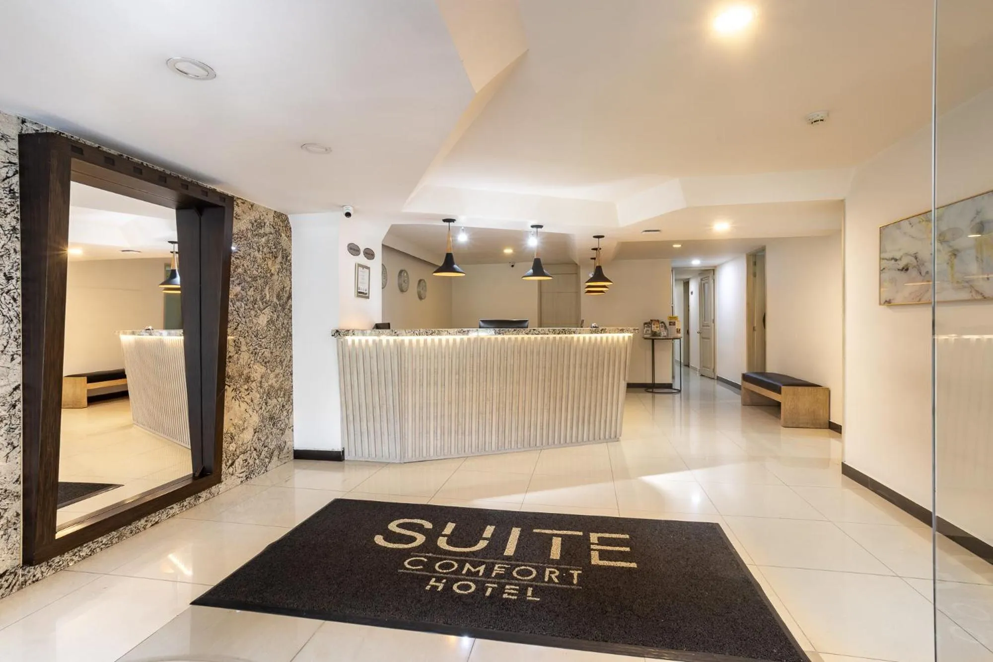 Lobby or reception in Hotel Suite Comfort