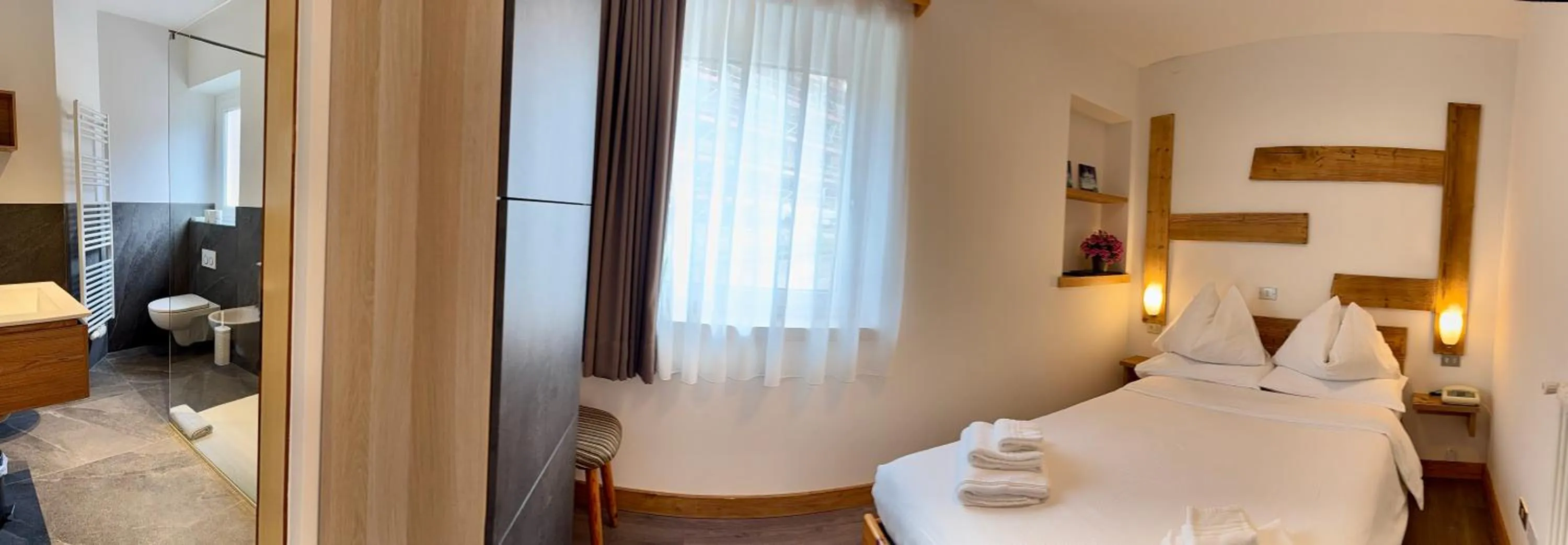 Bedroom, Bed in Hotel Latemar