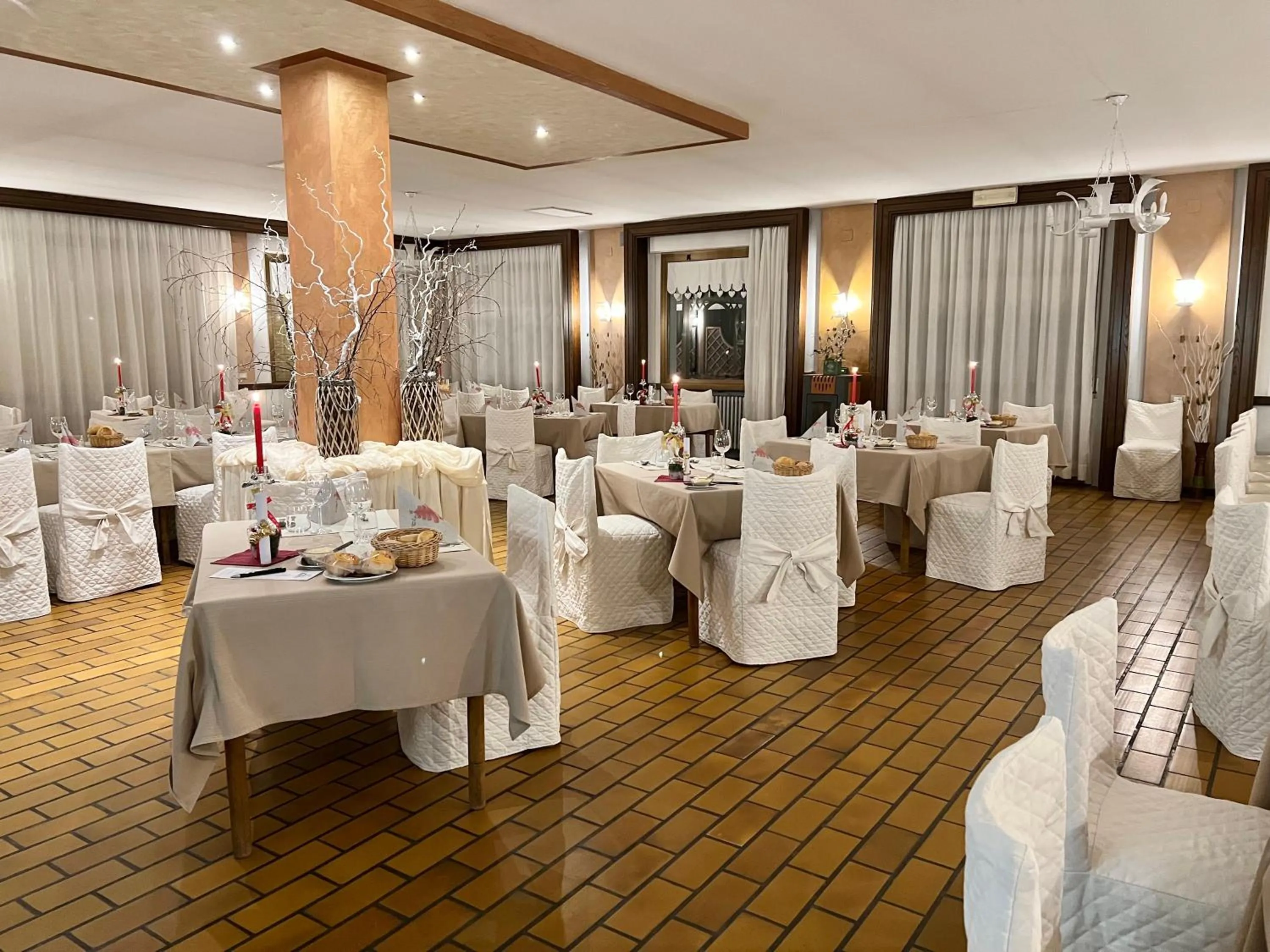 Restaurant/places to eat in Hotel Latemar