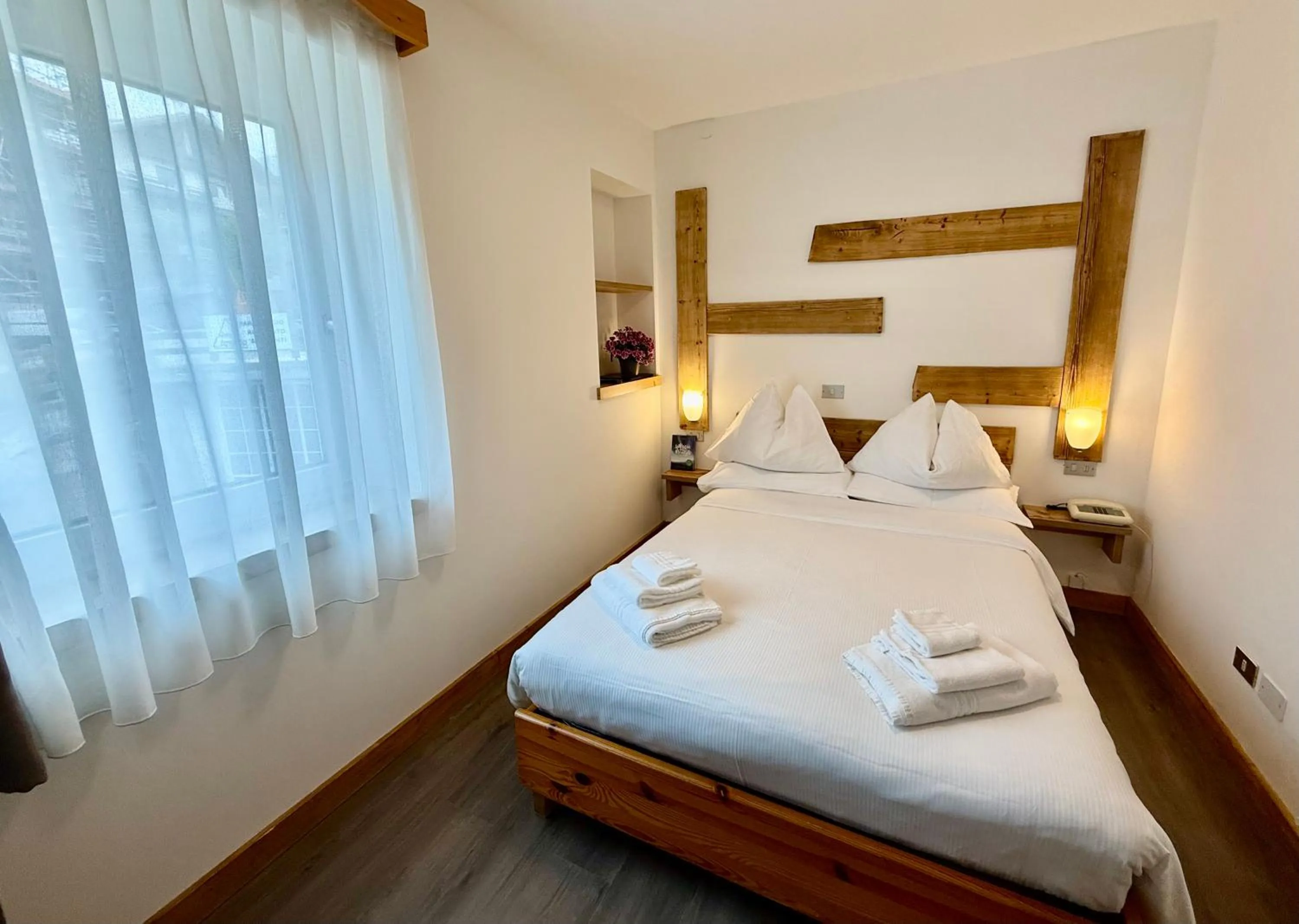 Bedroom, Bed in Hotel Latemar