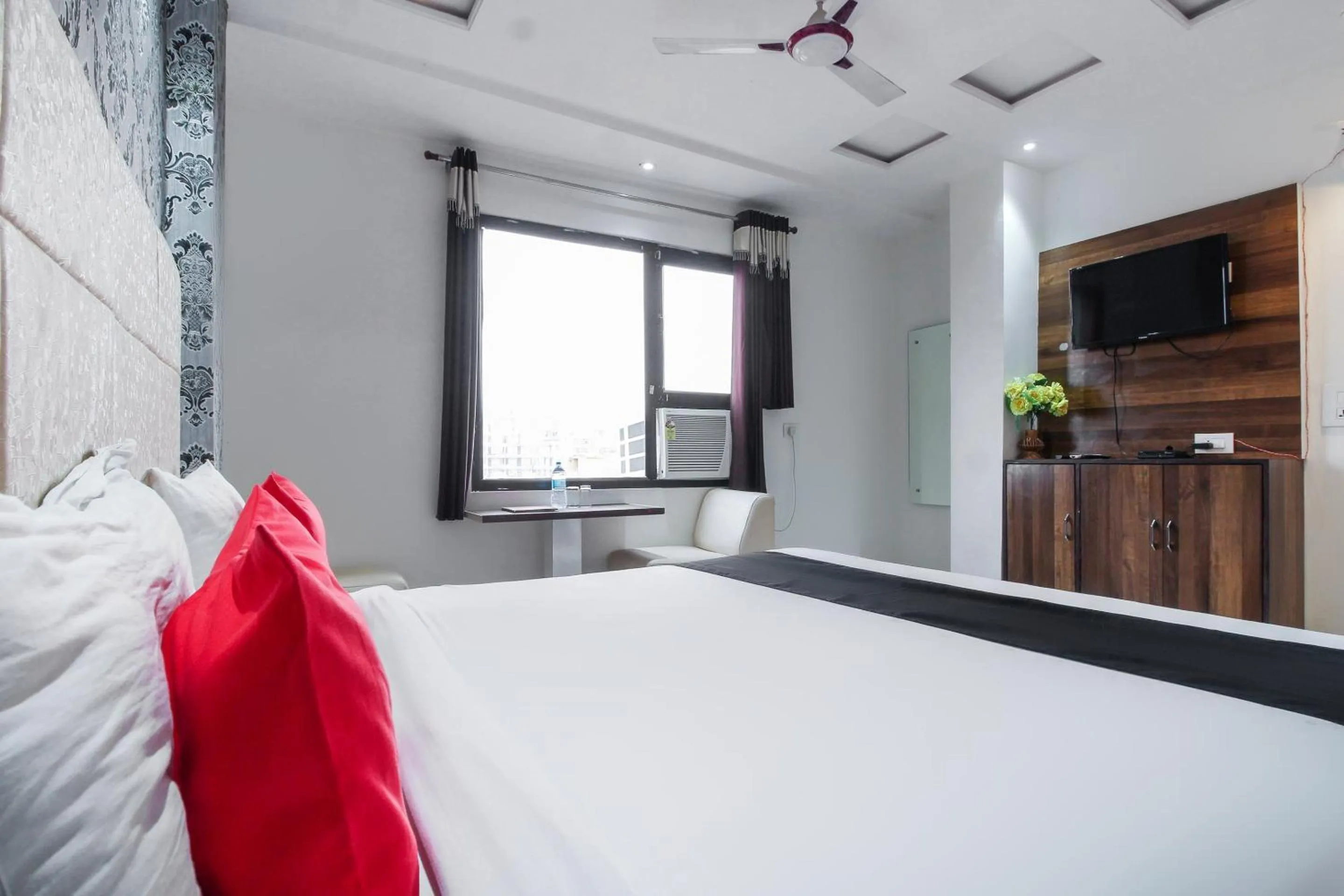 Bedroom, Bed in Hotel O Jalsa